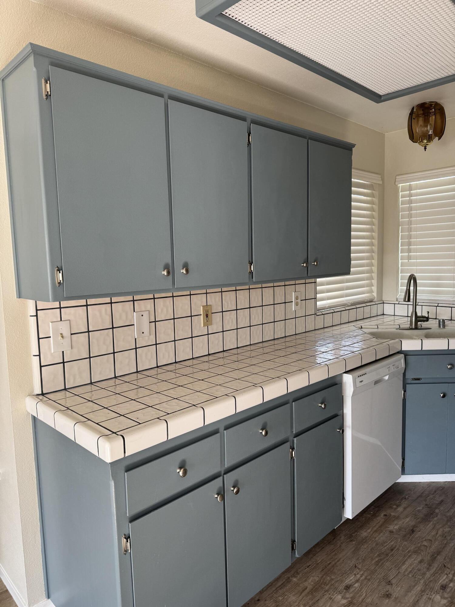 1205 Hawthorn St, Hanford, CA 93230