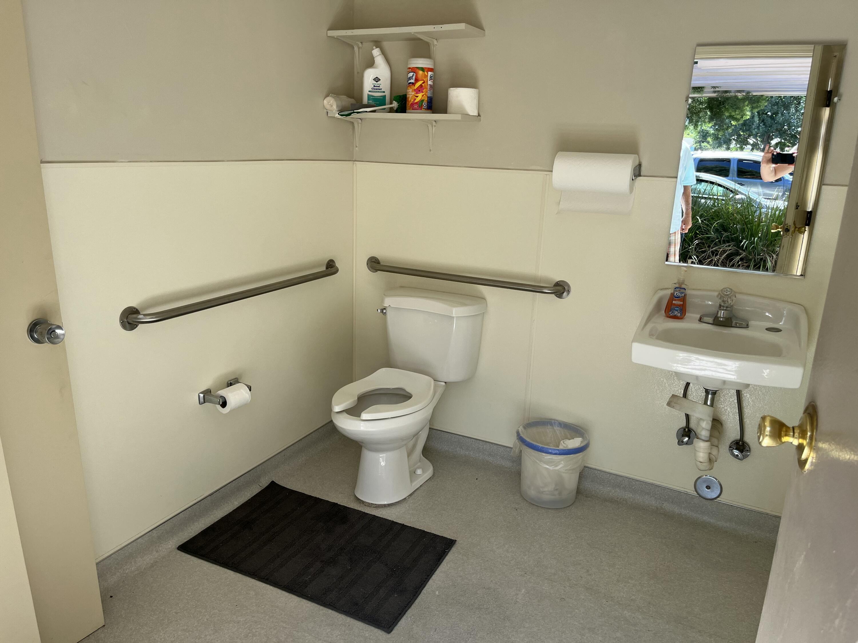 365 Pearson Dr, Porterville, CA 93257