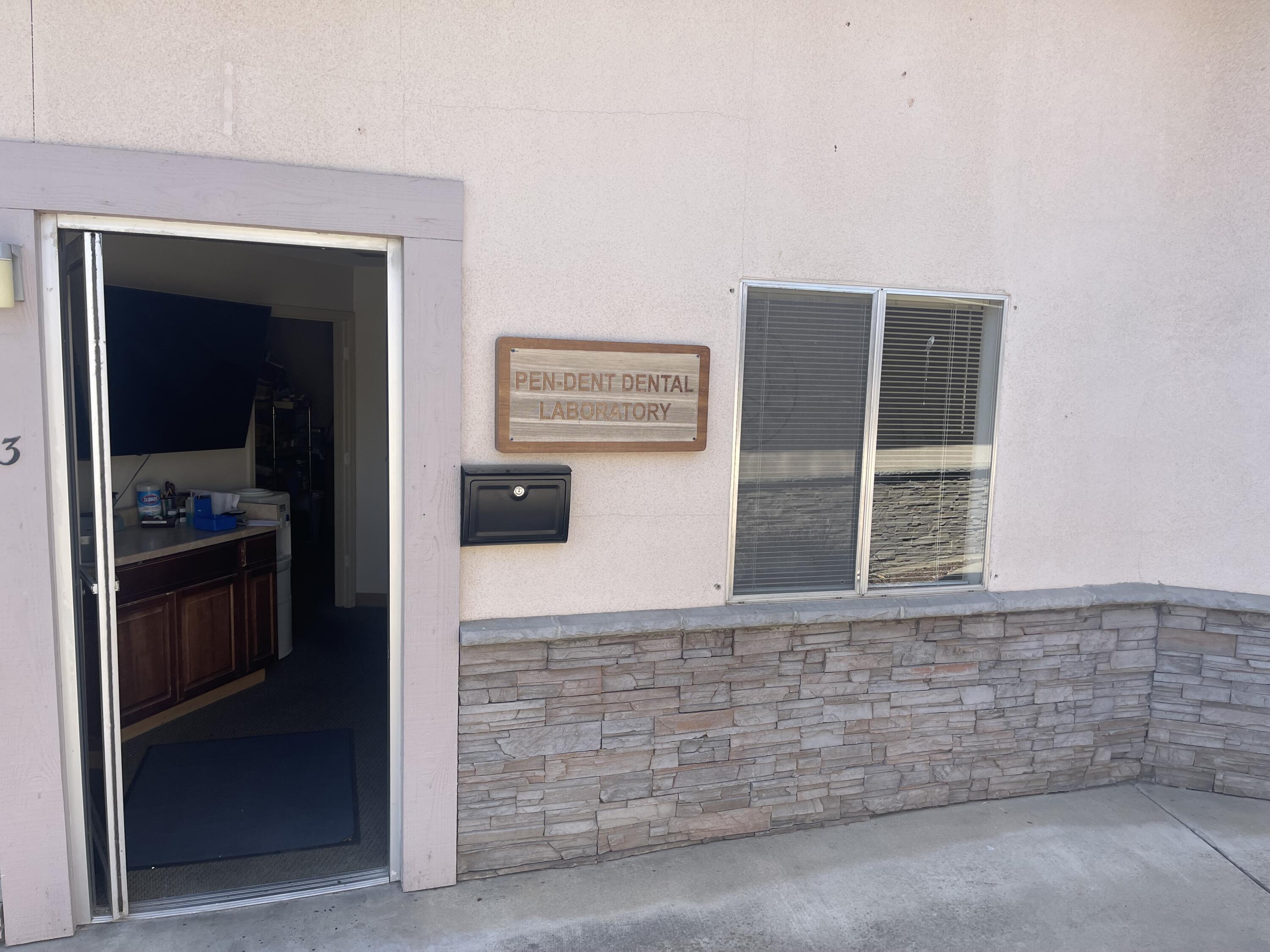 365 Pearson Dr, Porterville, CA 93257