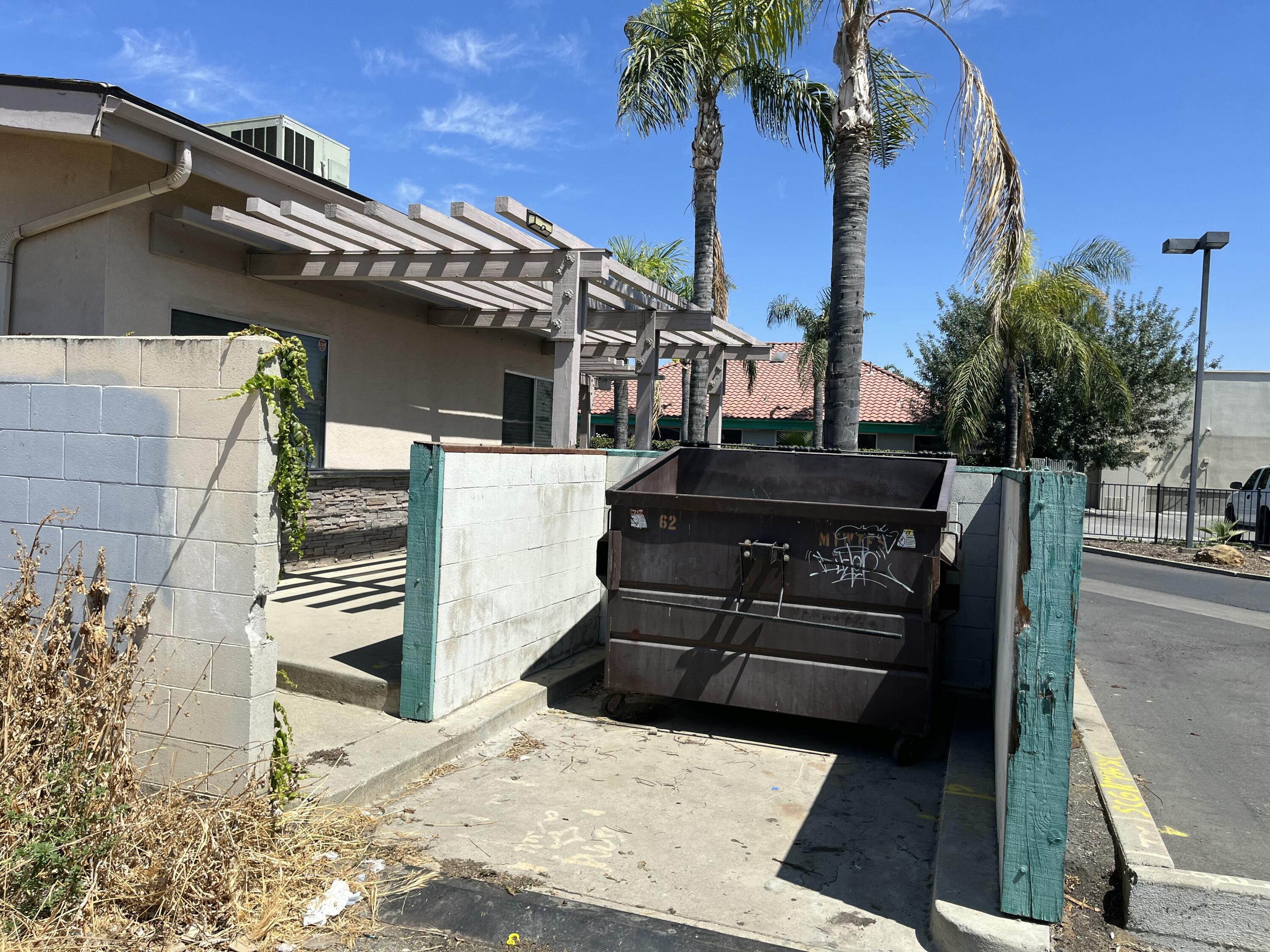 365 Pearson Dr, Porterville, CA 93257