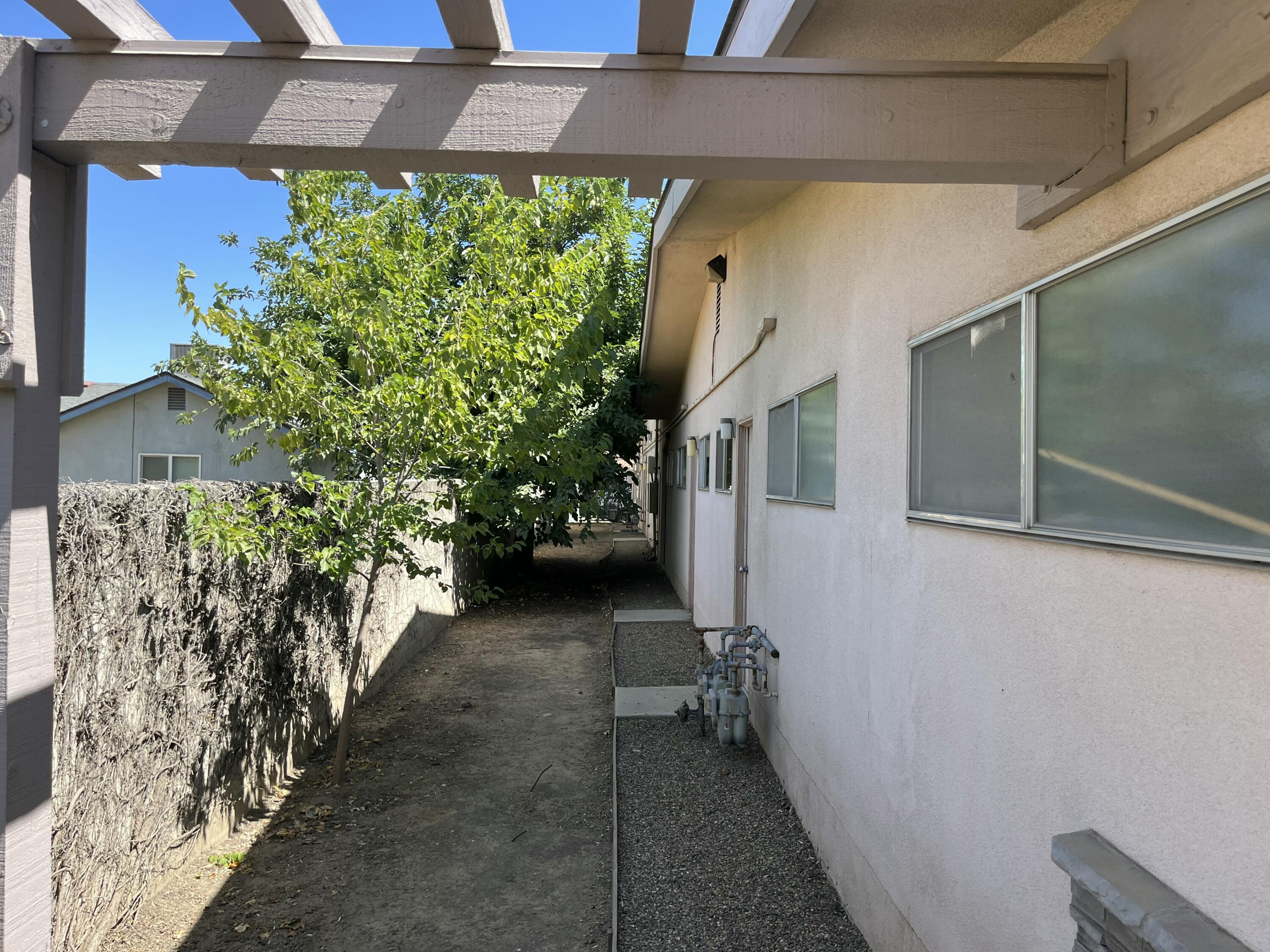 365 Pearson Dr, Porterville, CA 93257