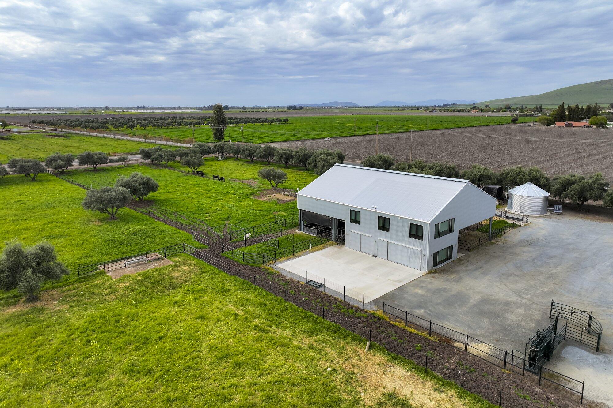 15725 Ave 376, Visalia, CA 93292