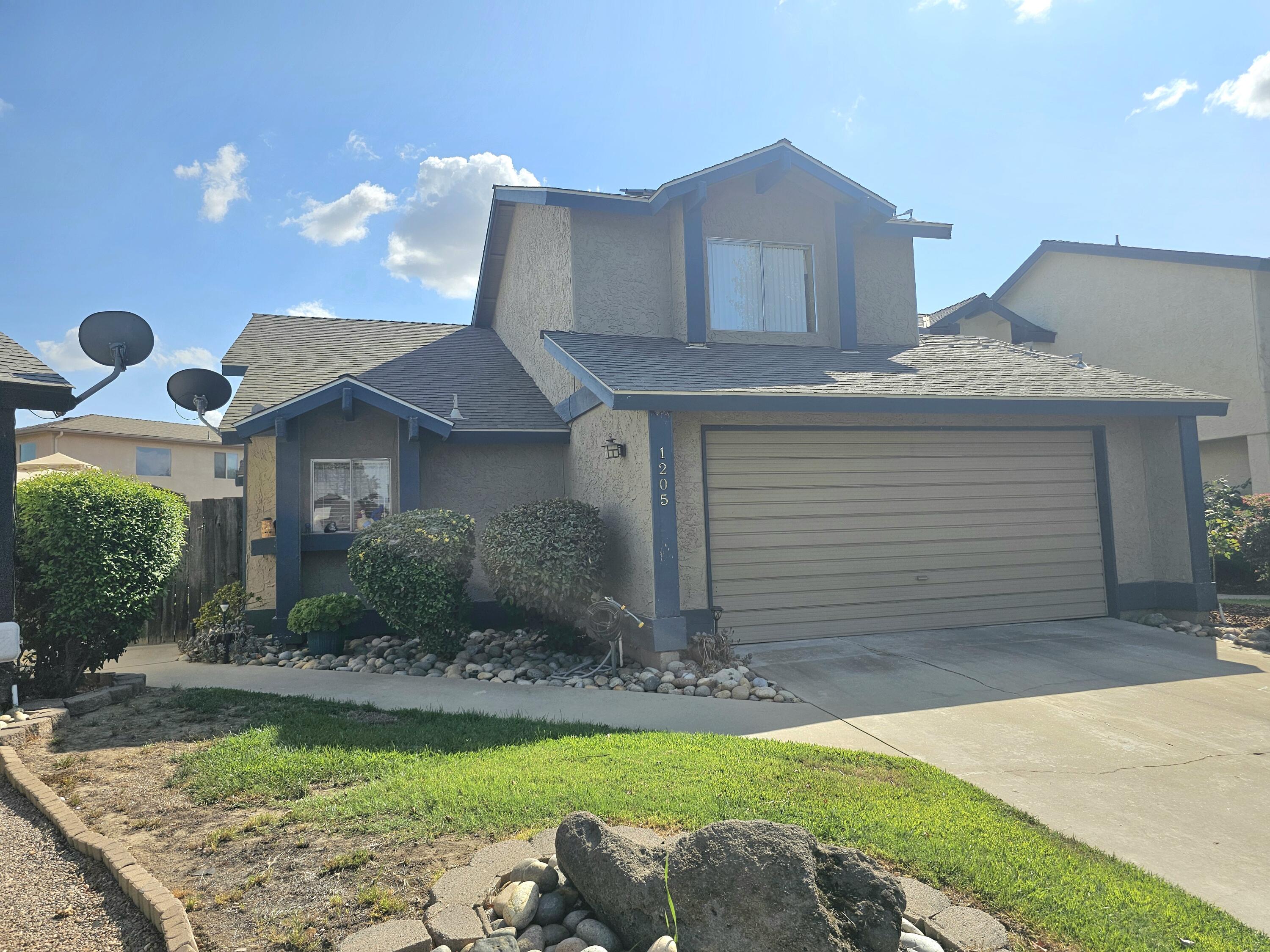 1205 E Ferguson Ave, Visalia, CA 93292