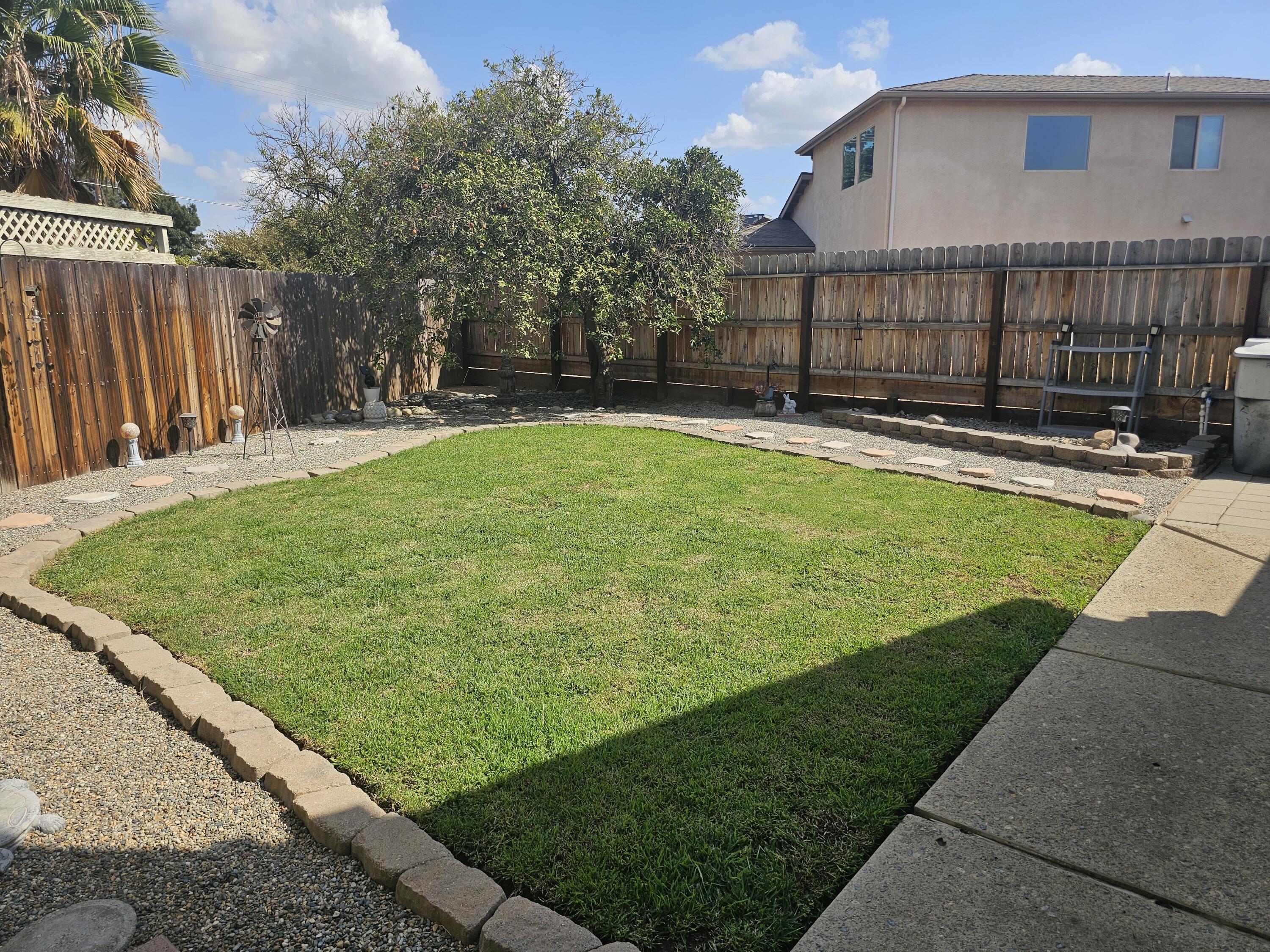 1205 E Ferguson Ave, Visalia, CA 93292