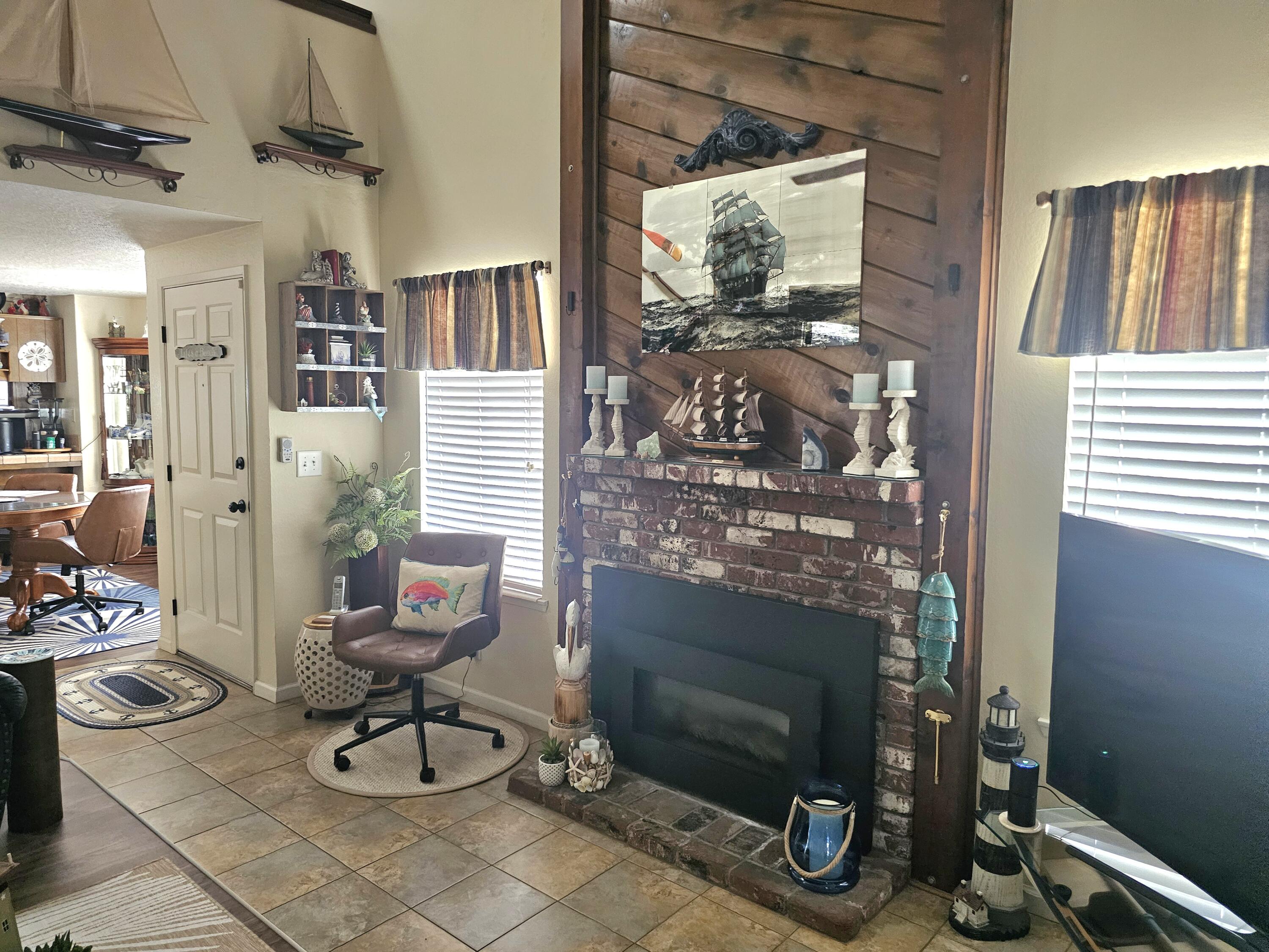 1205 E Ferguson Ave, Visalia, CA 93292