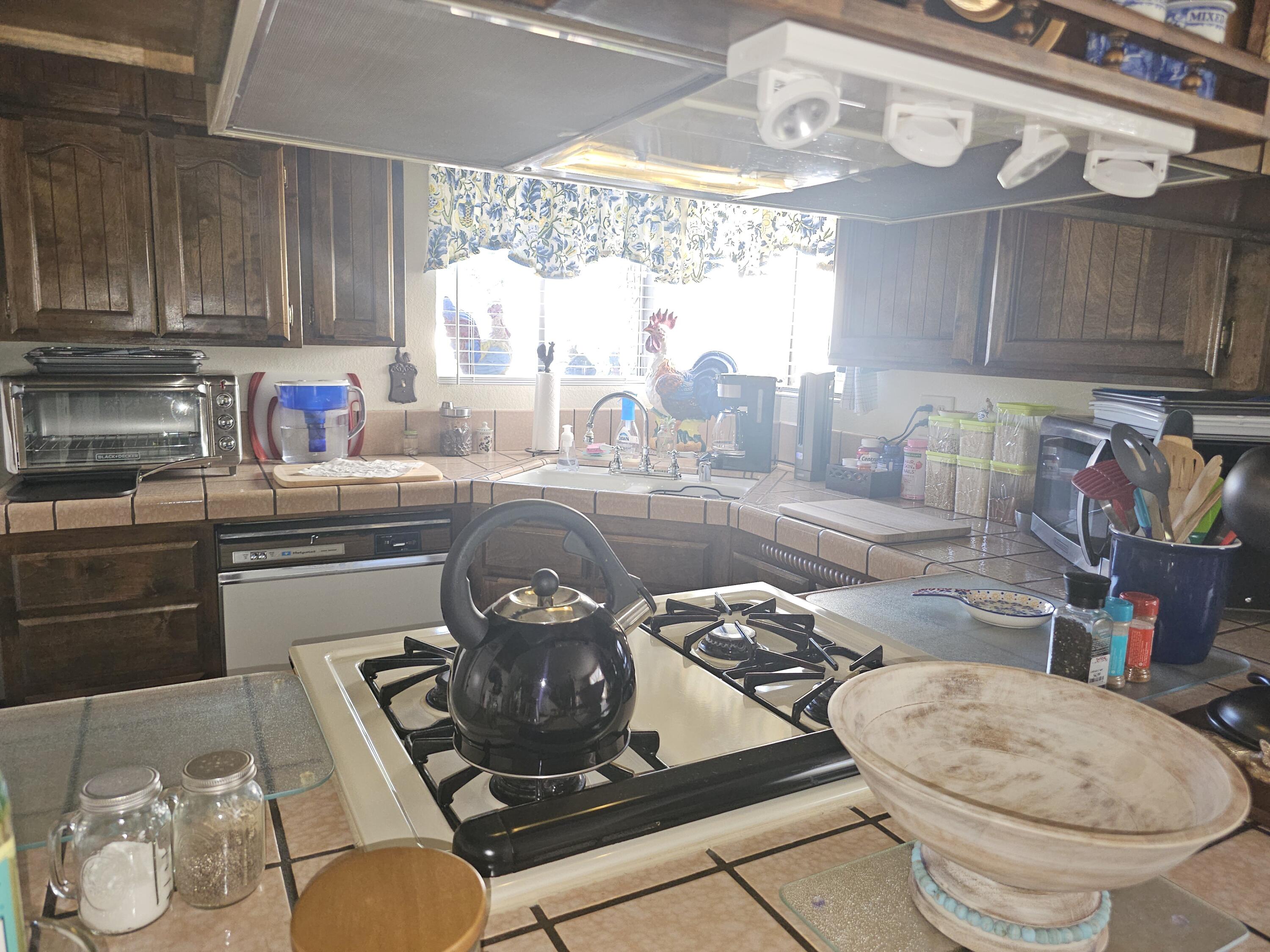 1205 E Ferguson Ave, Visalia, CA 93292