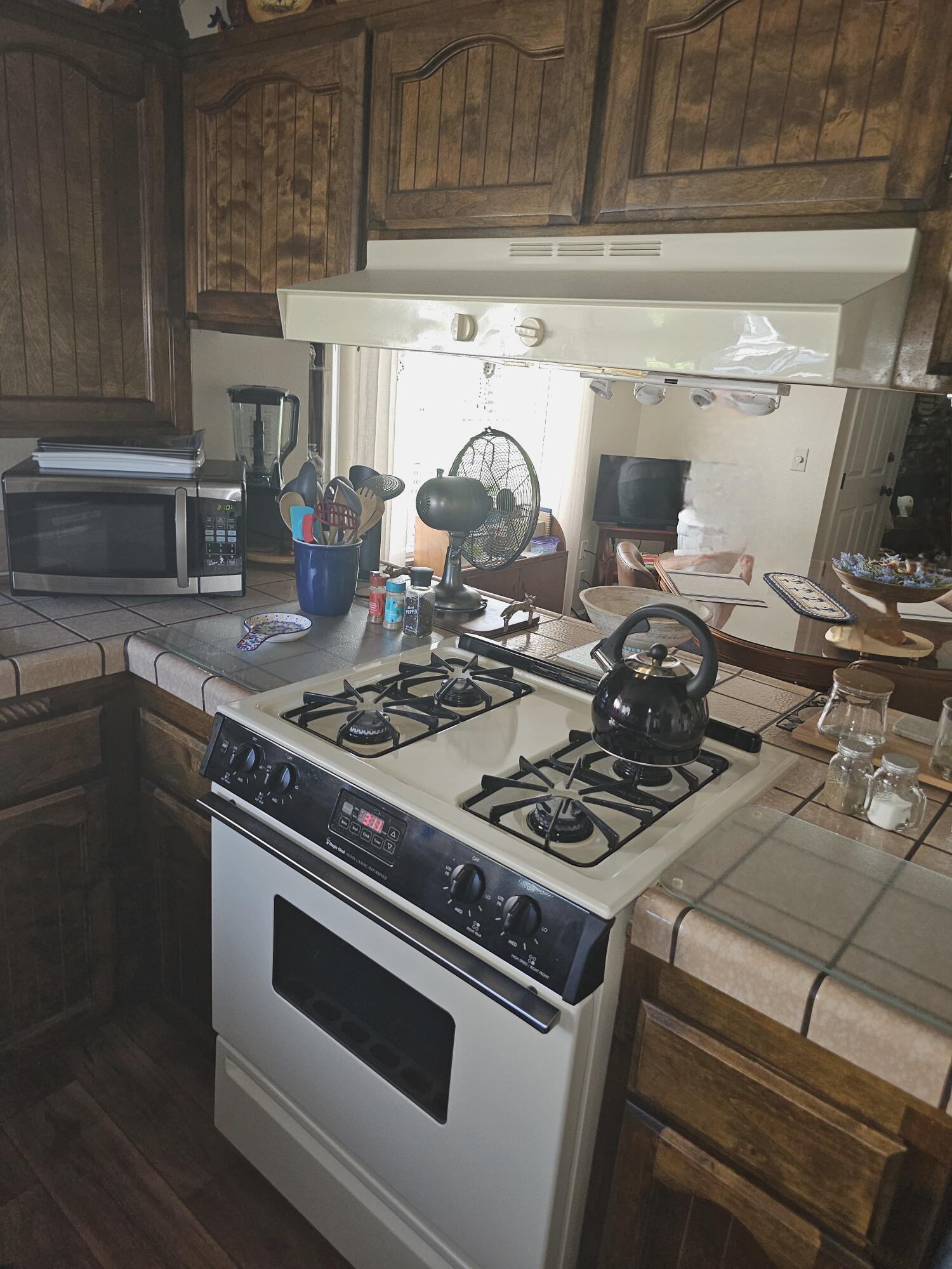 1205 E Ferguson Ave, Visalia, CA 93292