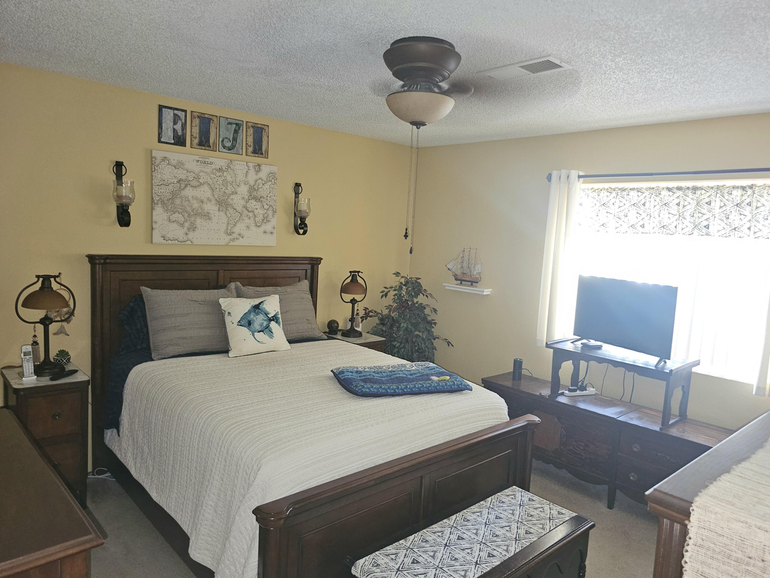 1205 E Ferguson Ave, Visalia, CA 93292