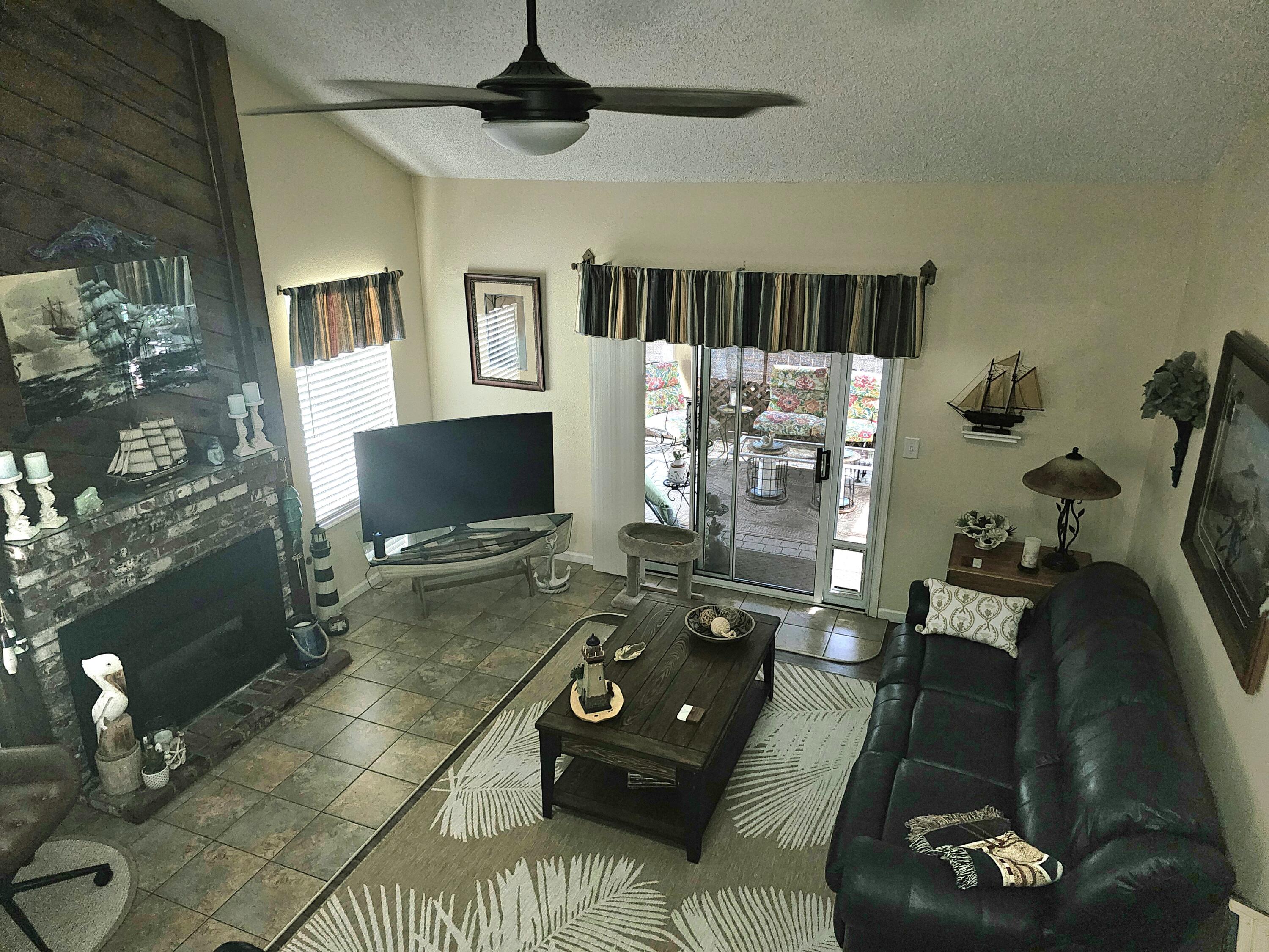 1205 E Ferguson Ave, Visalia, CA 93292