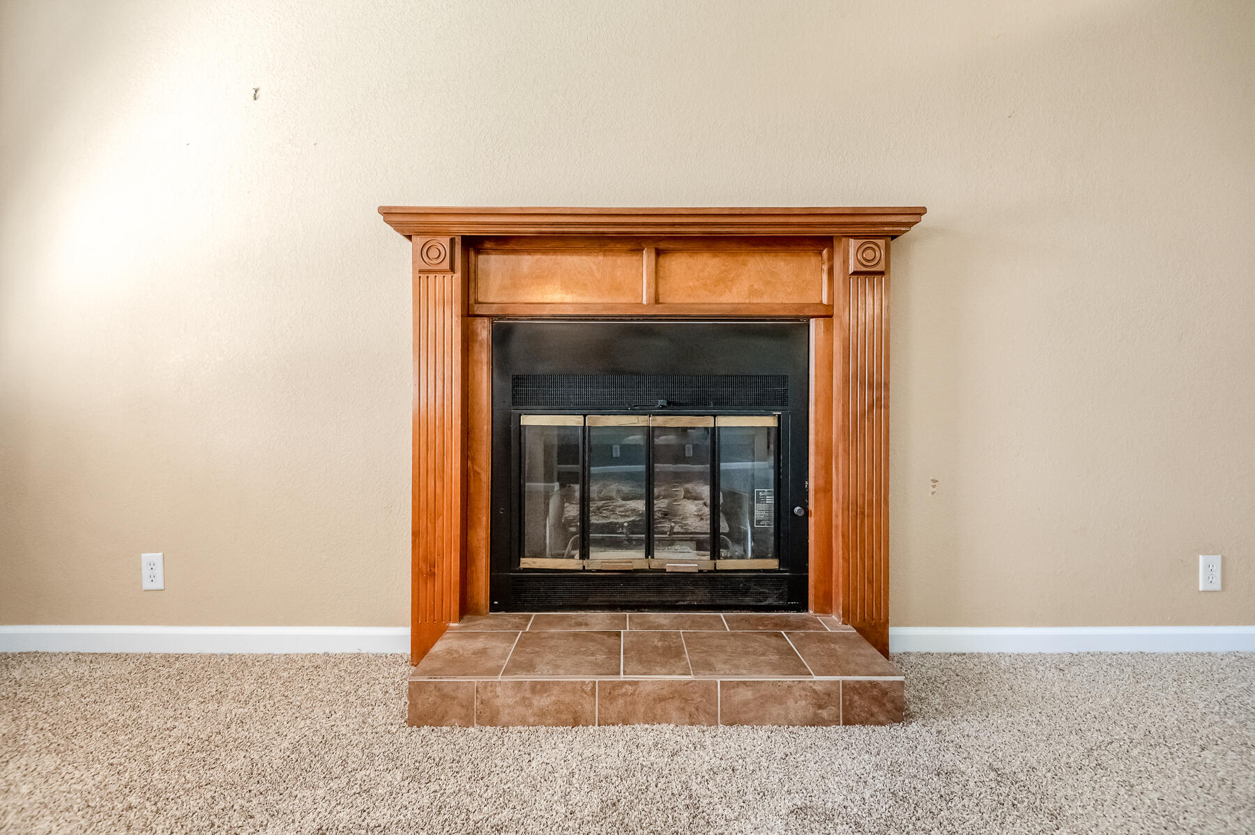 1282 E Ben Franklin Ave, Tulare, CA 93274