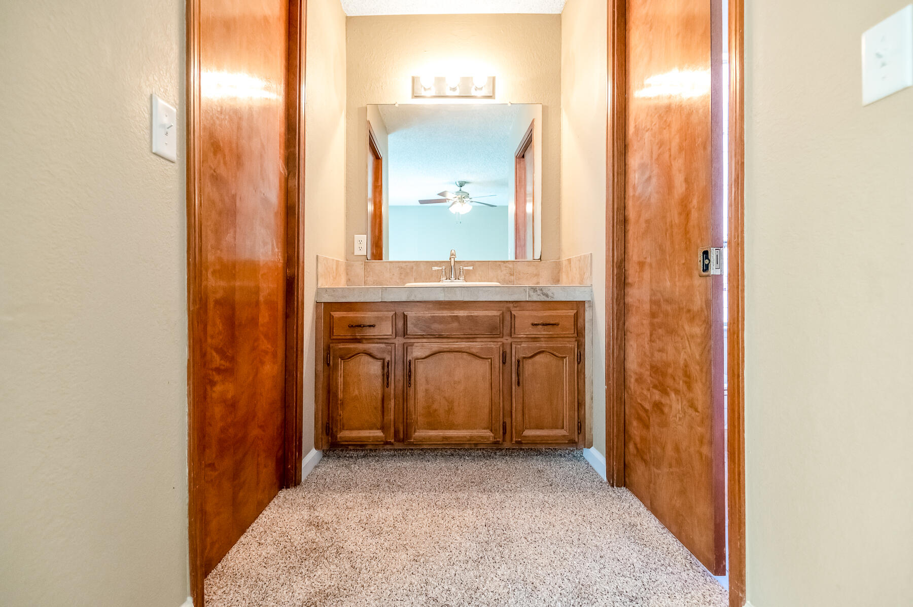 1282 E Ben Franklin Ave, Tulare, CA 93274