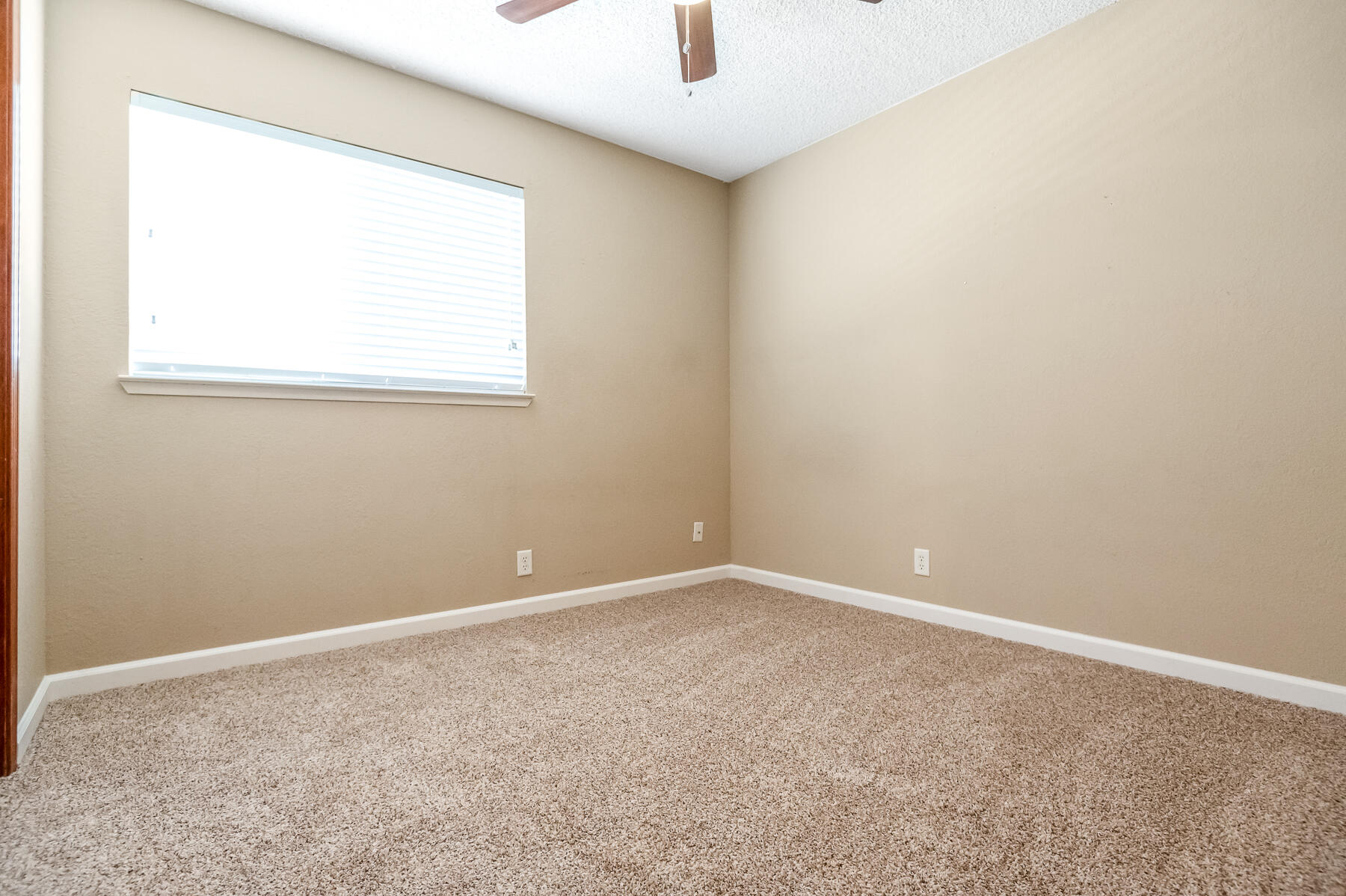 1282 E Ben Franklin Ave, Tulare, CA 93274