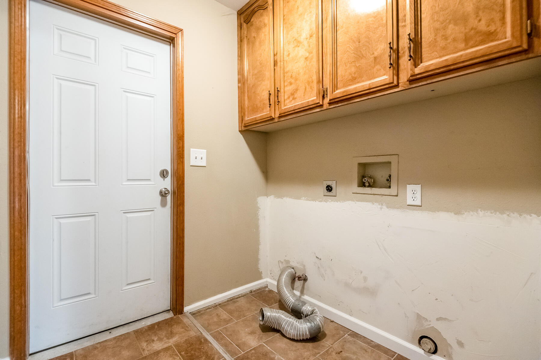 1282 E Ben Franklin Ave, Tulare, CA 93274