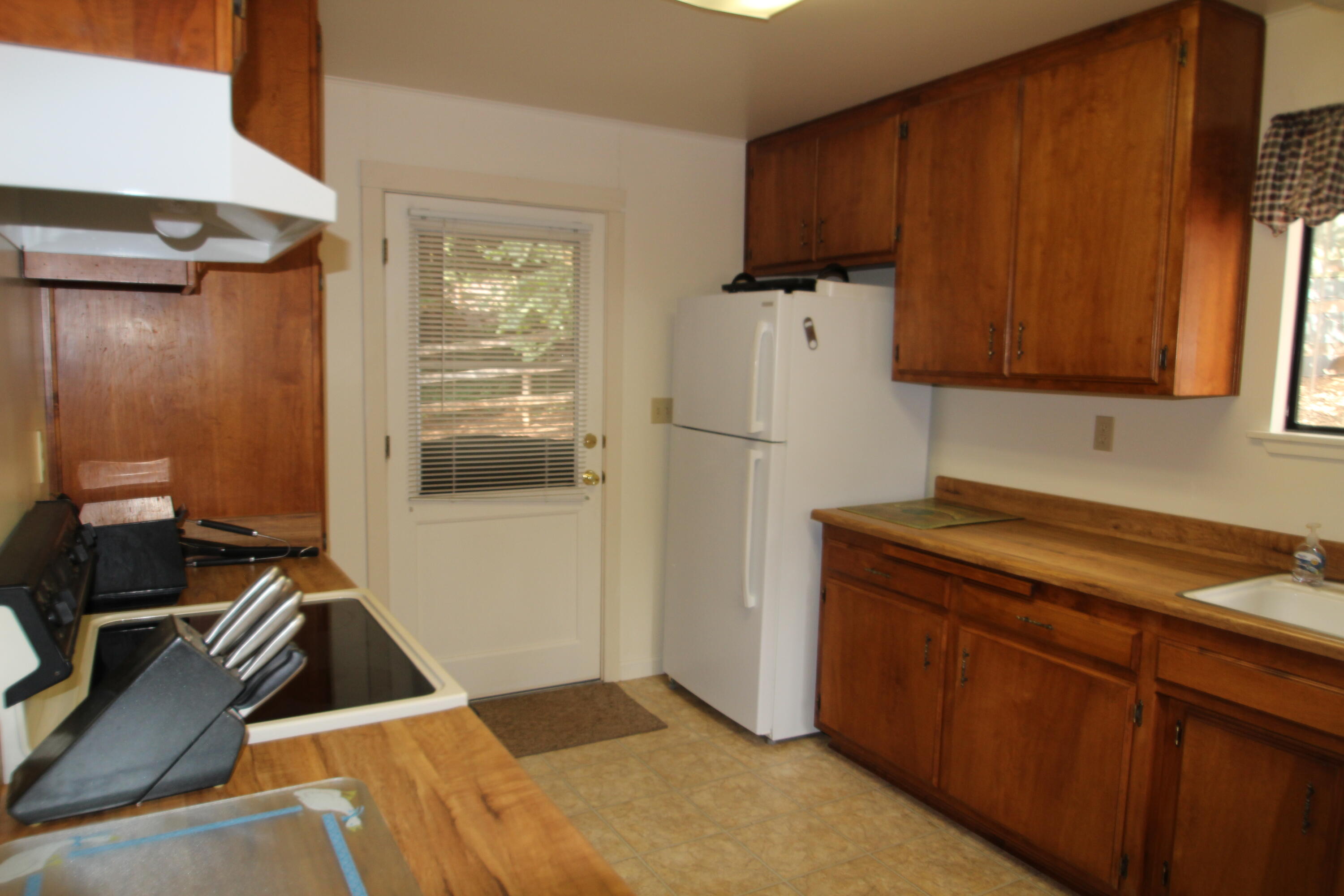 603 Legar Dr, Camp Nelson, CA 93265