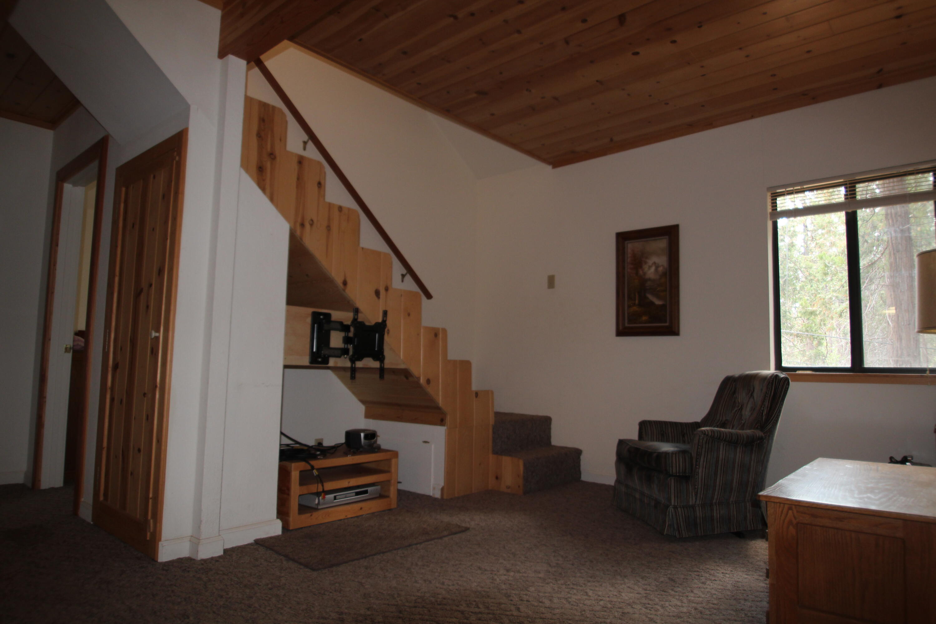 603 Legar Dr, Camp Nelson, CA 93265