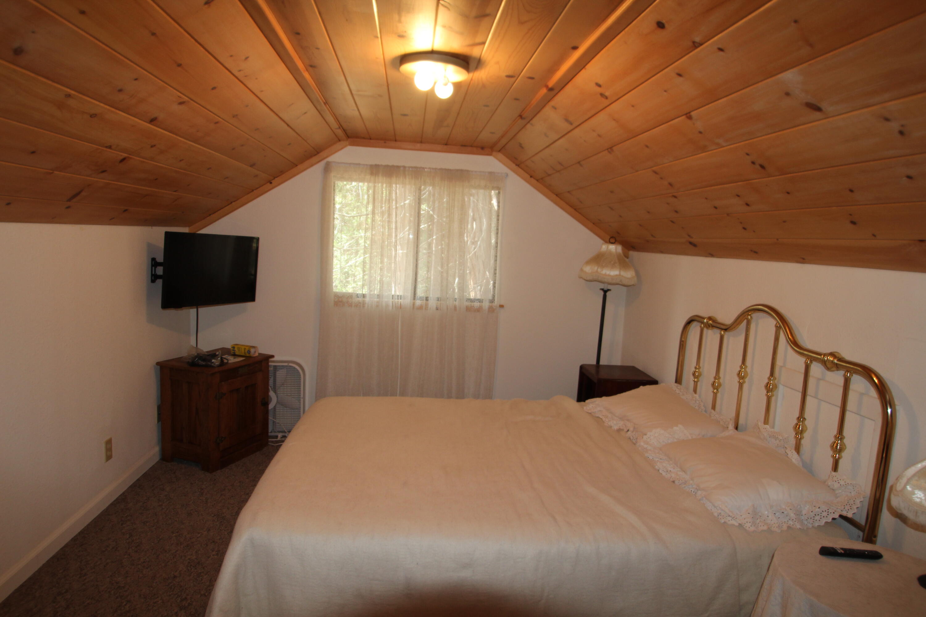 603 Legar Dr, Camp Nelson, CA 93265