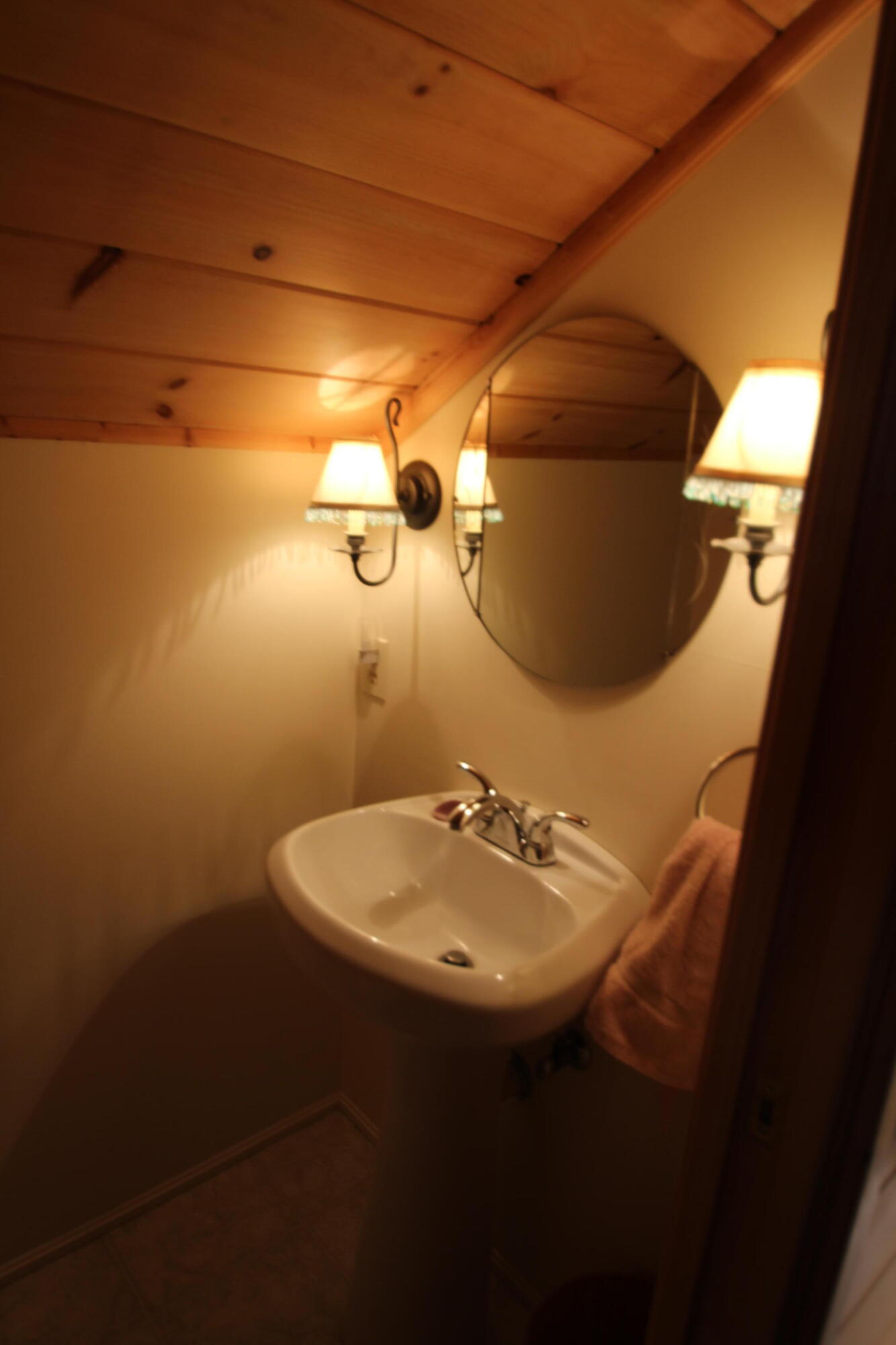 603 Legar Dr, Camp Nelson, CA 93265