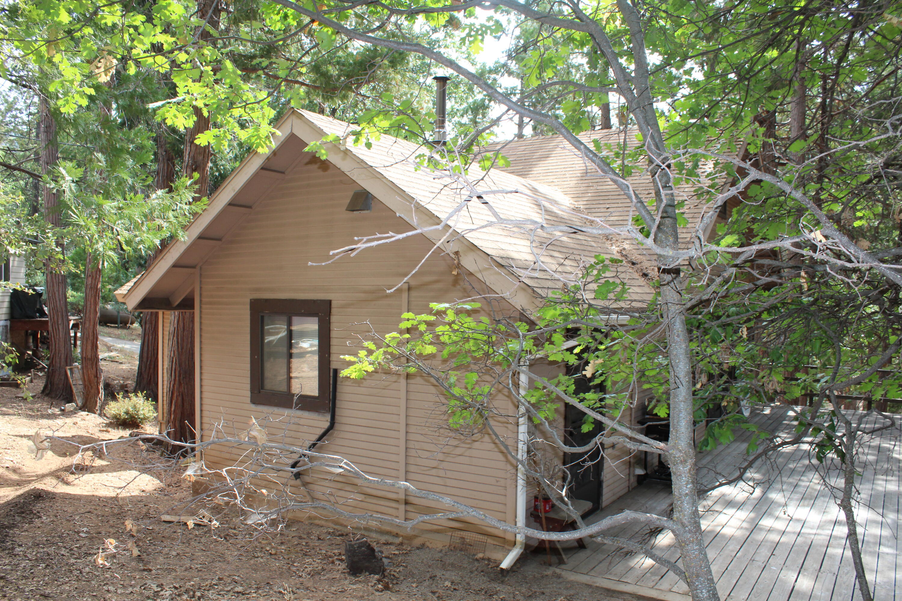 603 Legar Dr, Camp Nelson, CA 93265