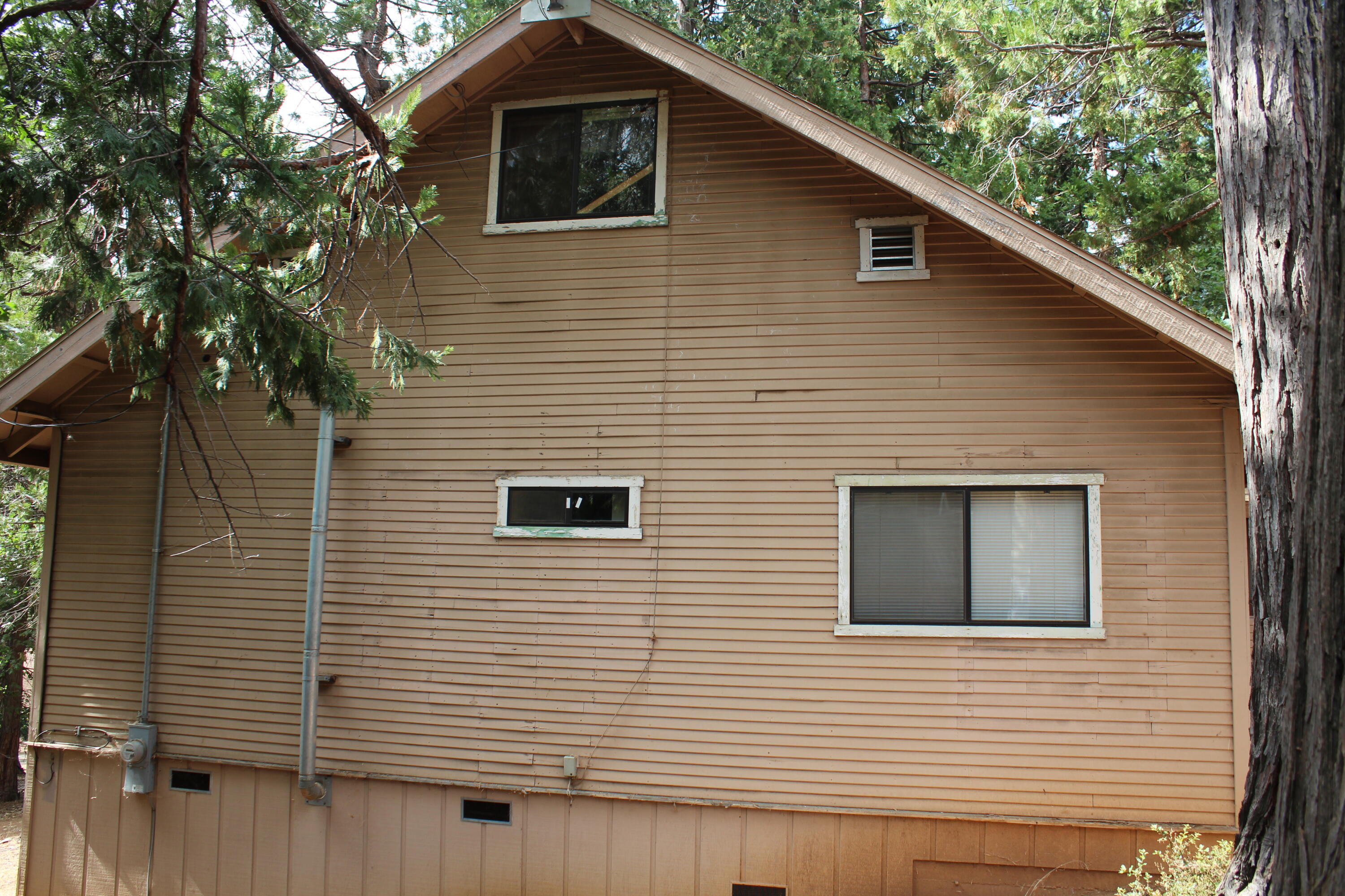 603 Legar Dr, Camp Nelson, CA 93265