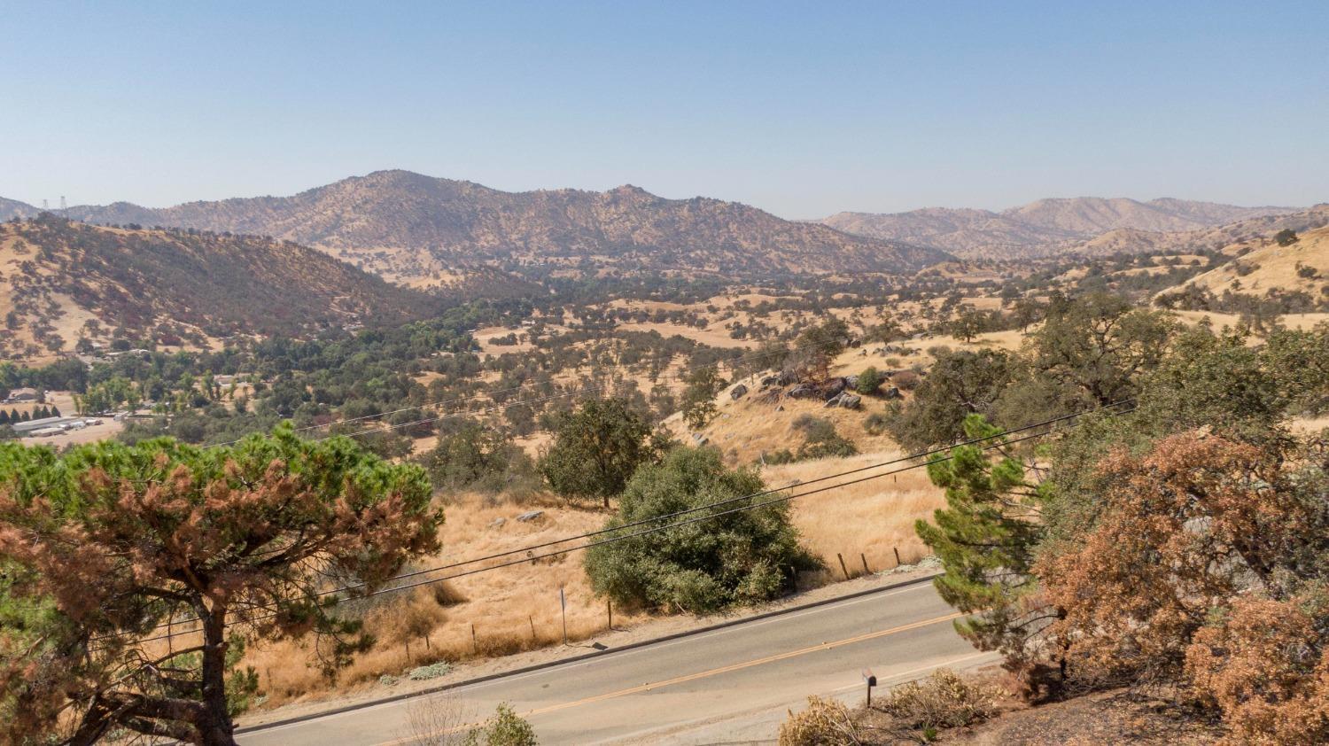 38938 Pepperweed Rd, Yokuts Valley, CA 93675