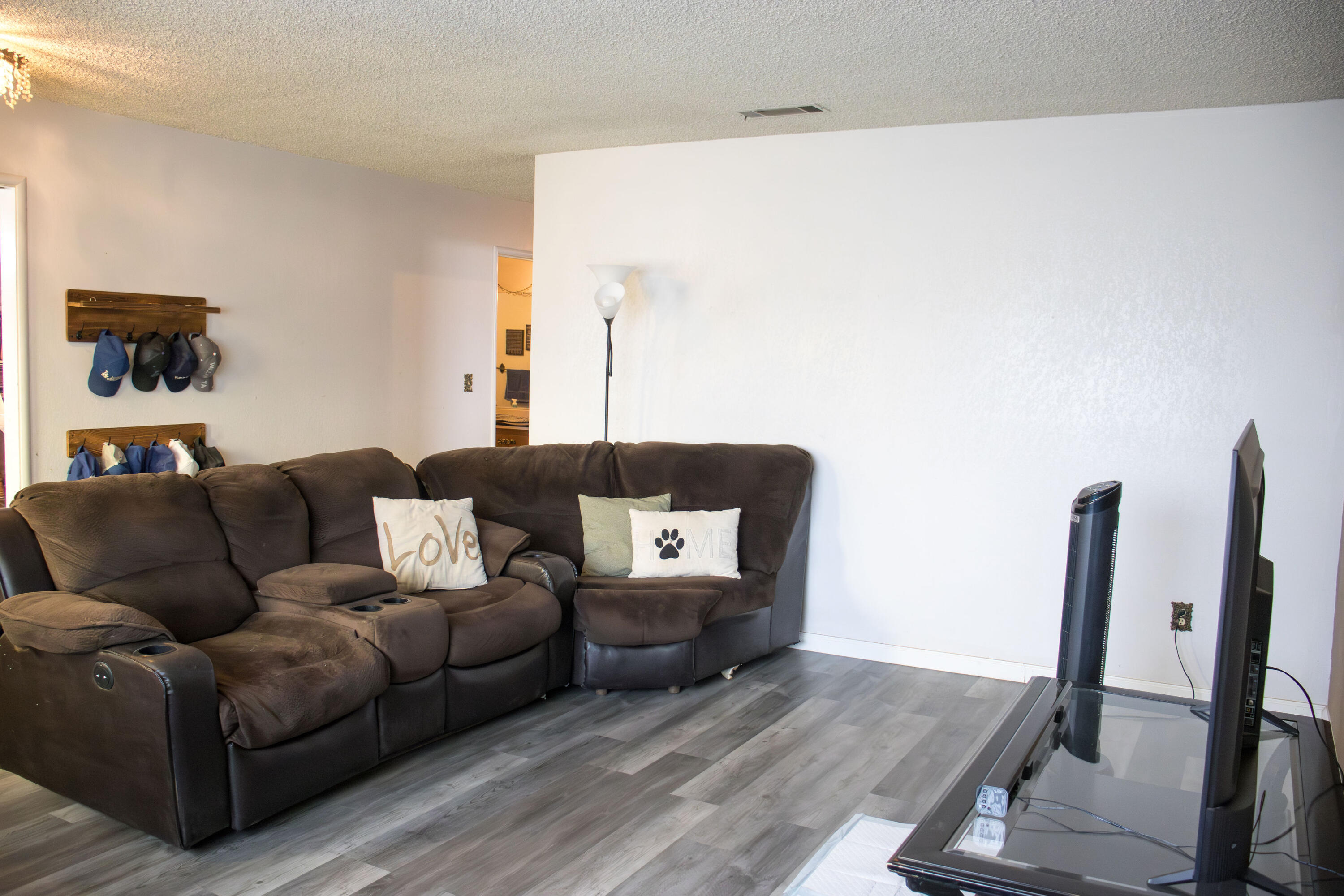 1625 S Lydia Dr, Tulare, CA 93274