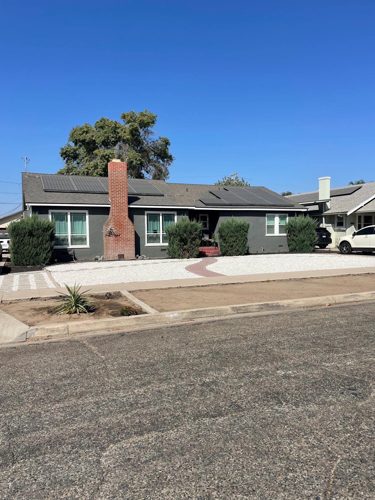 149 S Salida Pl, Tulare, CA 93274