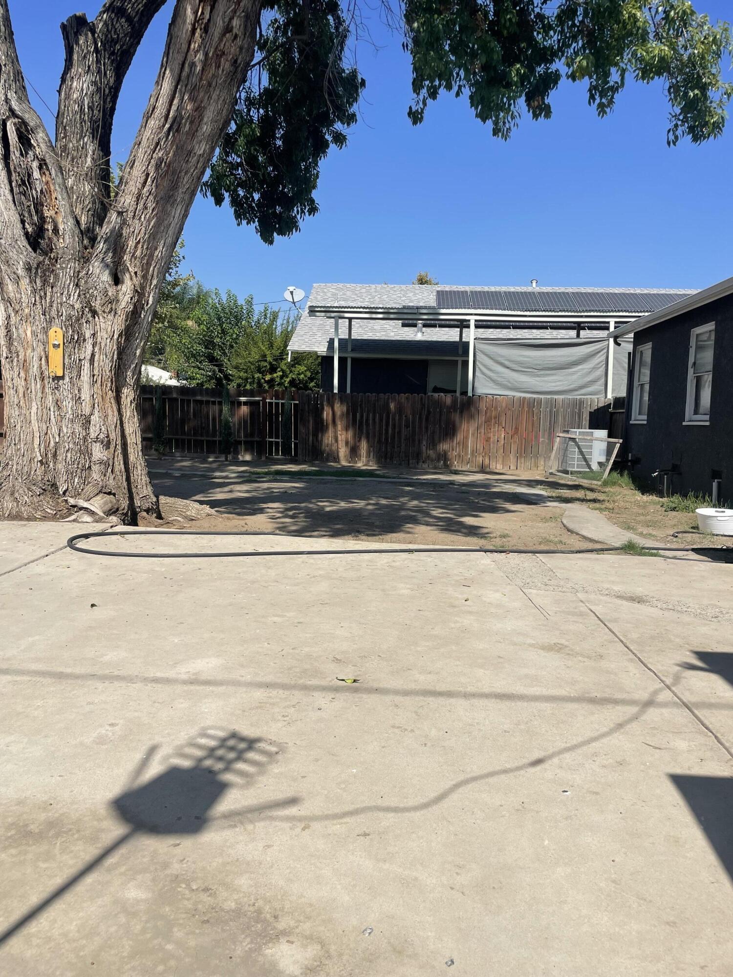 149 S Salida Pl, Tulare, CA 93274