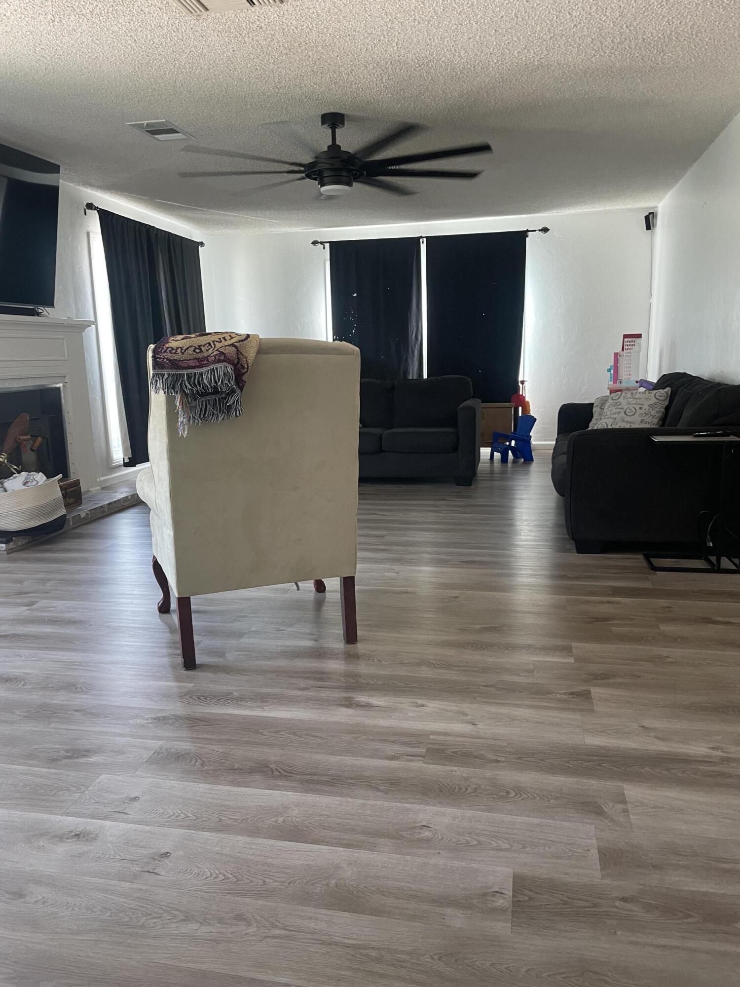 149 S Salida Pl, Tulare, CA 93274