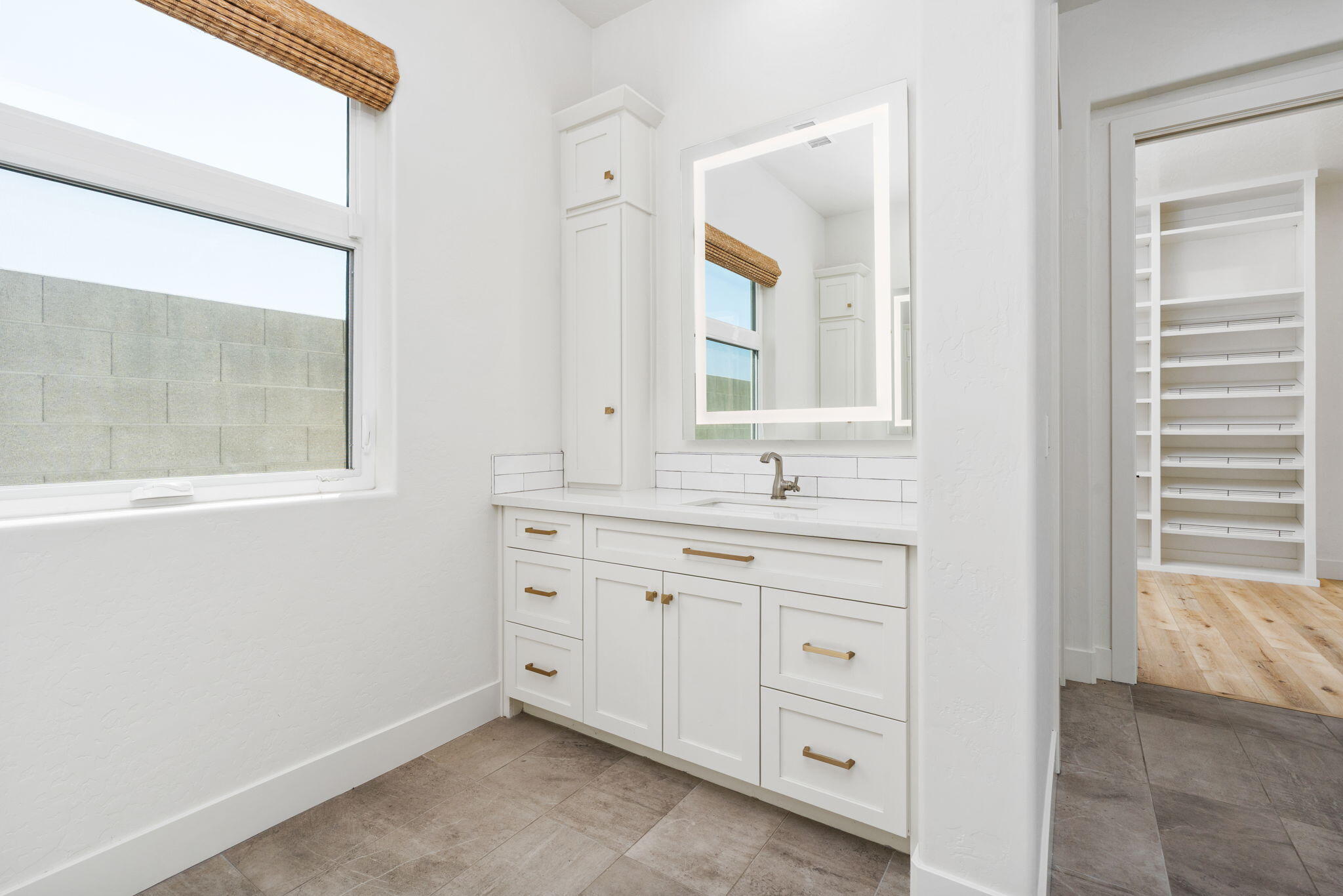 2222 Diamante Dr, Tulare, CA 93274