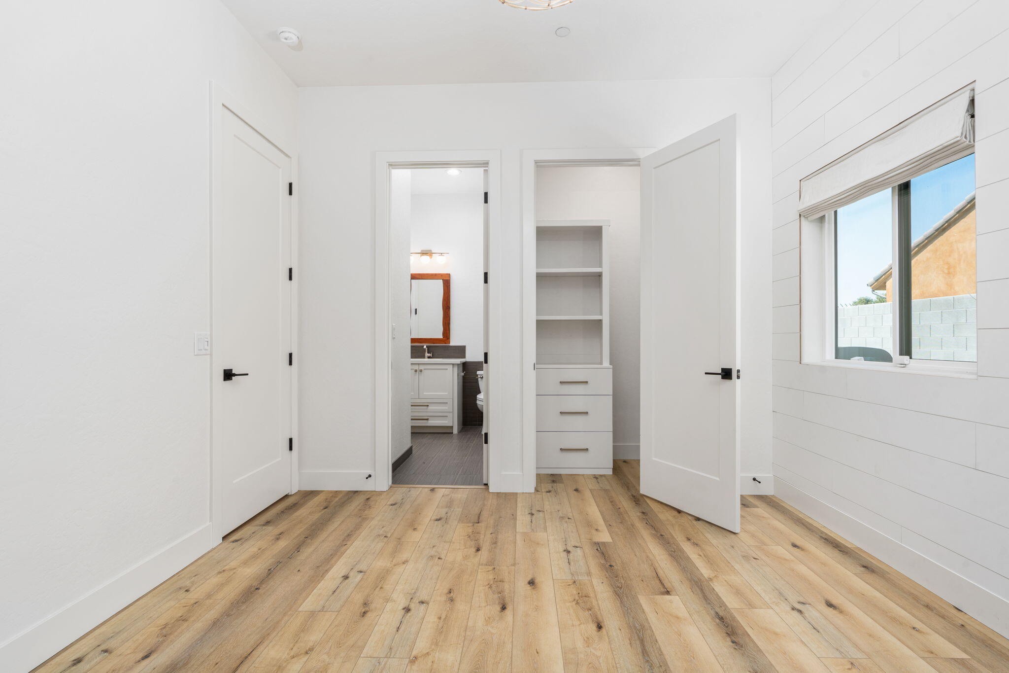 2222 Diamante Dr, Tulare, CA 93274