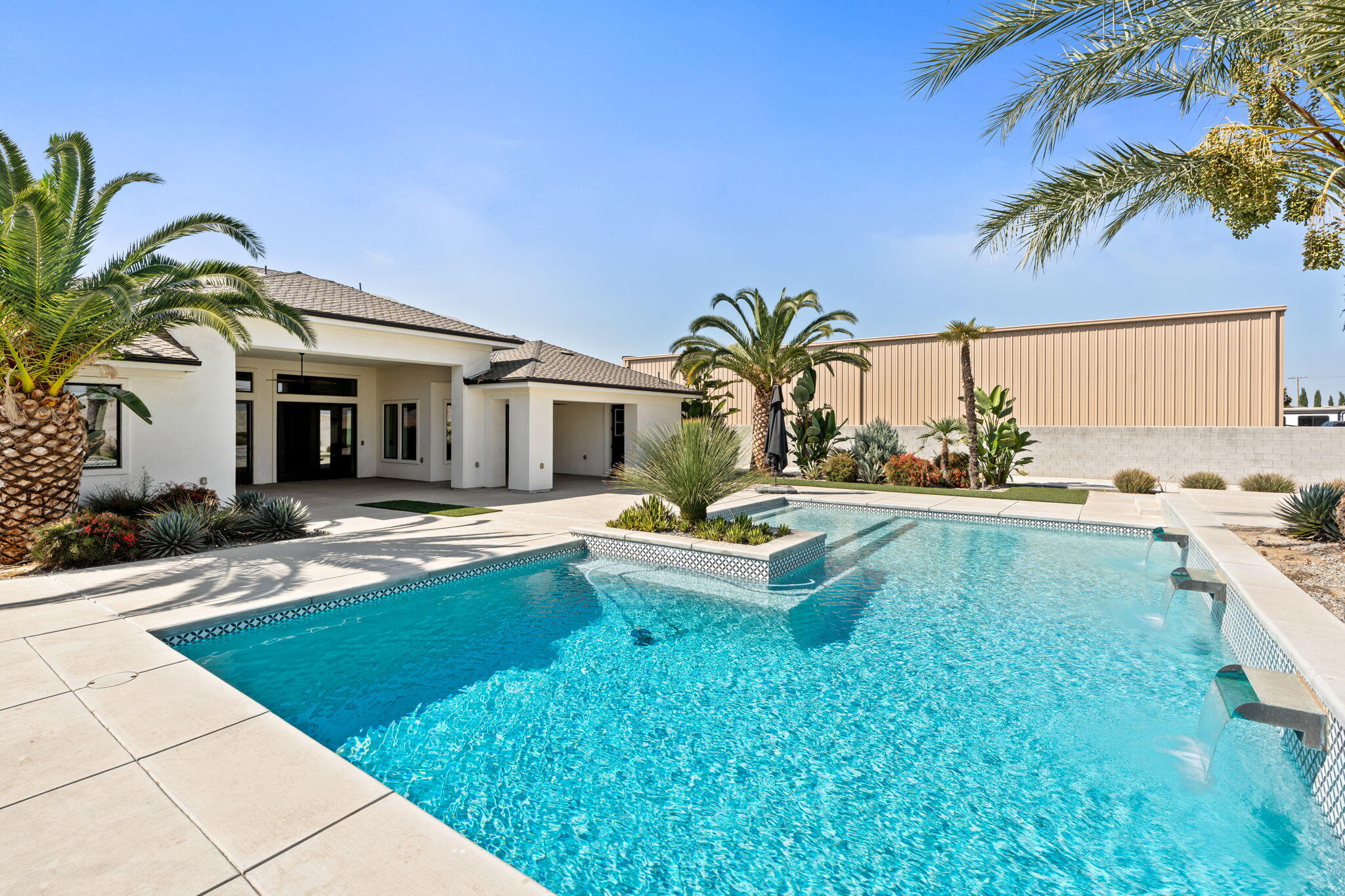 2222 Diamante Dr, Tulare, CA 93274