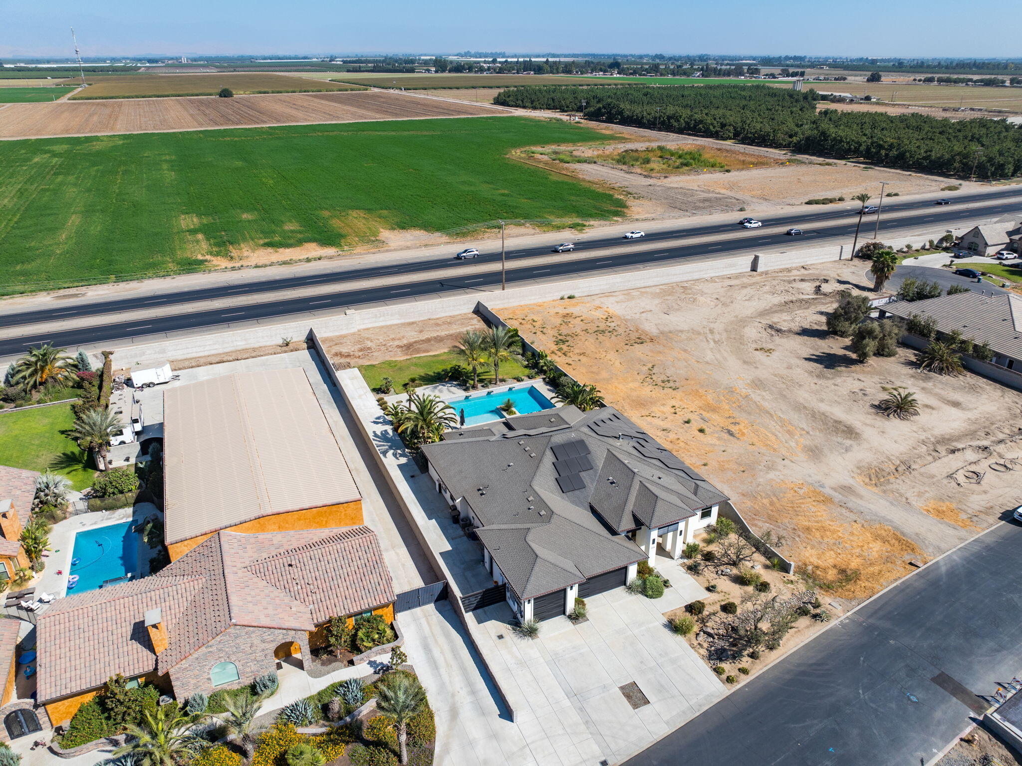2222 Diamante Dr, Tulare, CA 93274