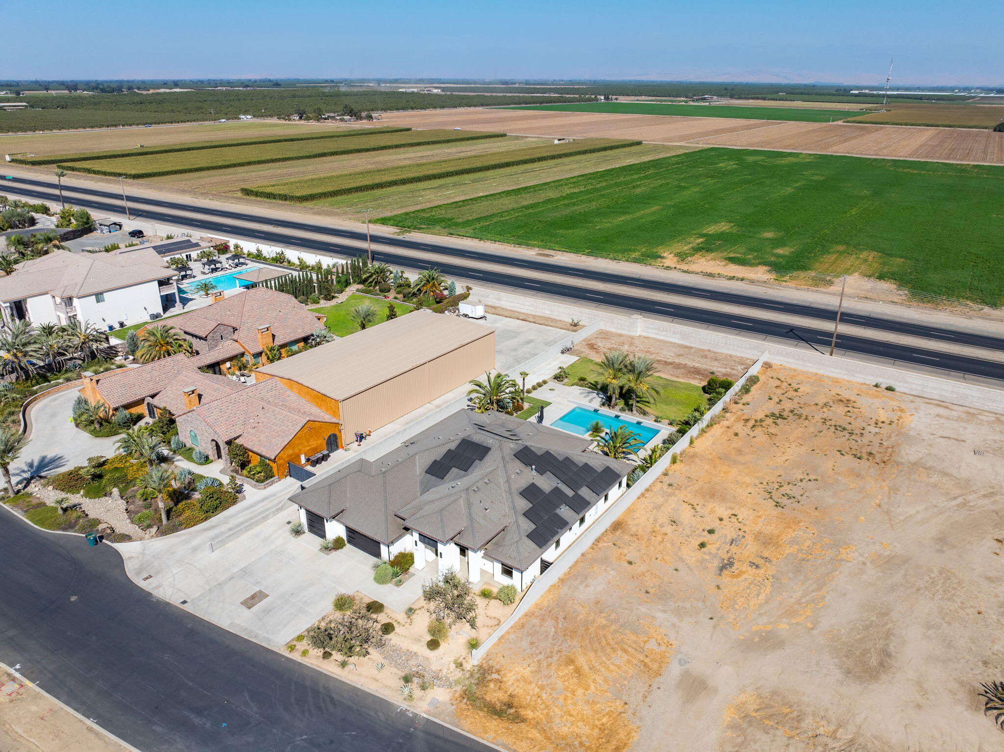 2222 Diamante Dr, Tulare, CA 93274