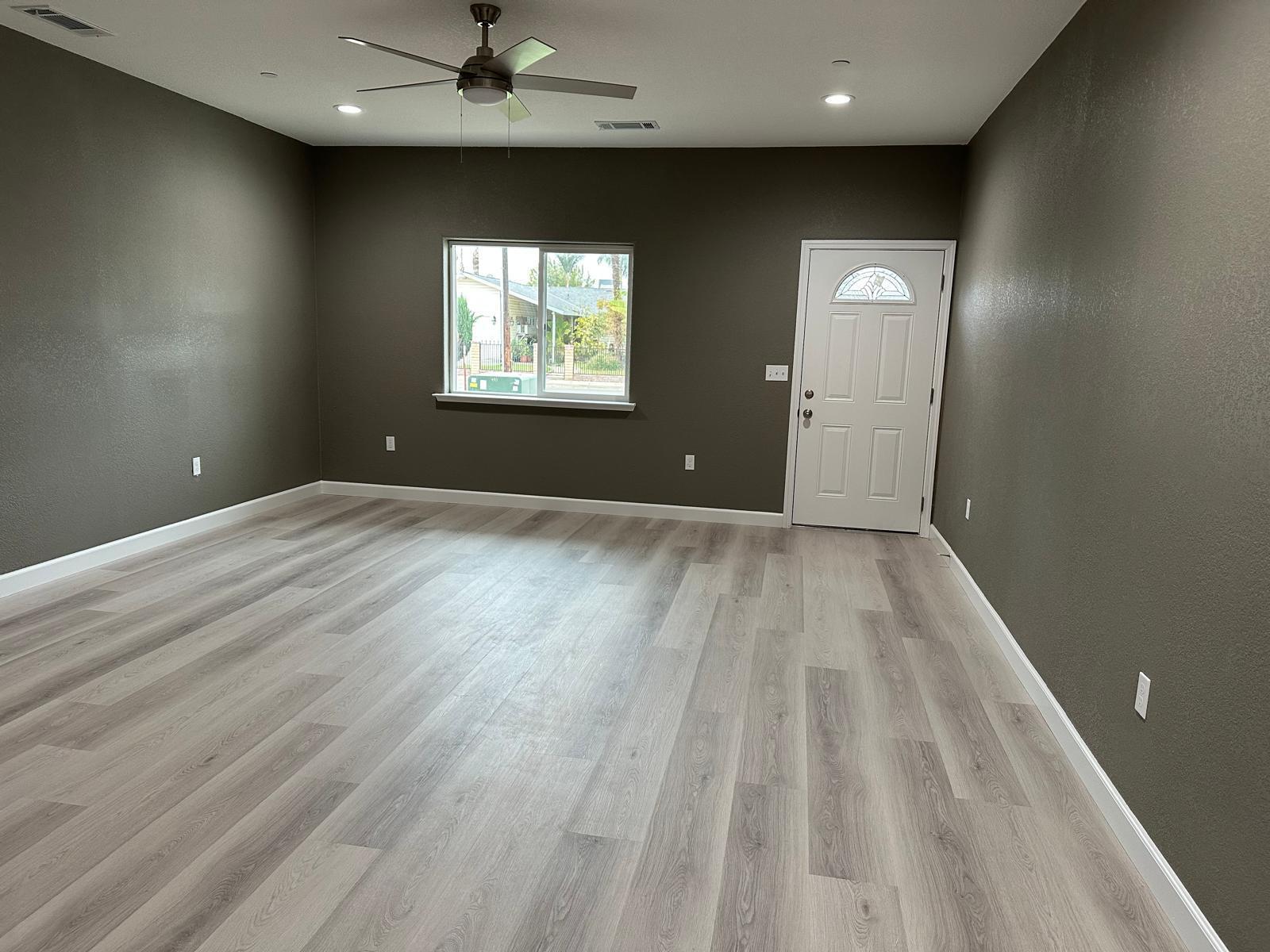 885 E Ash St, Farmersville, CA 93223