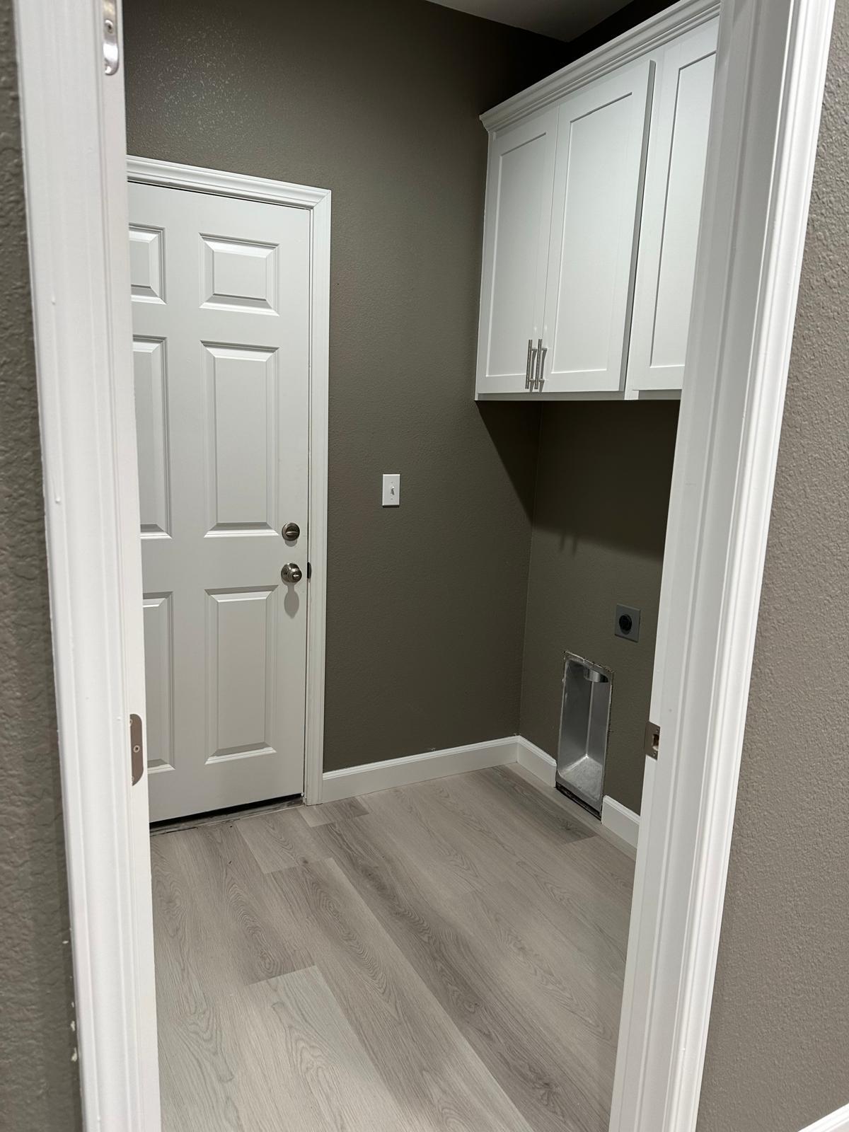 885 E Ash St, Farmersville, CA 93223