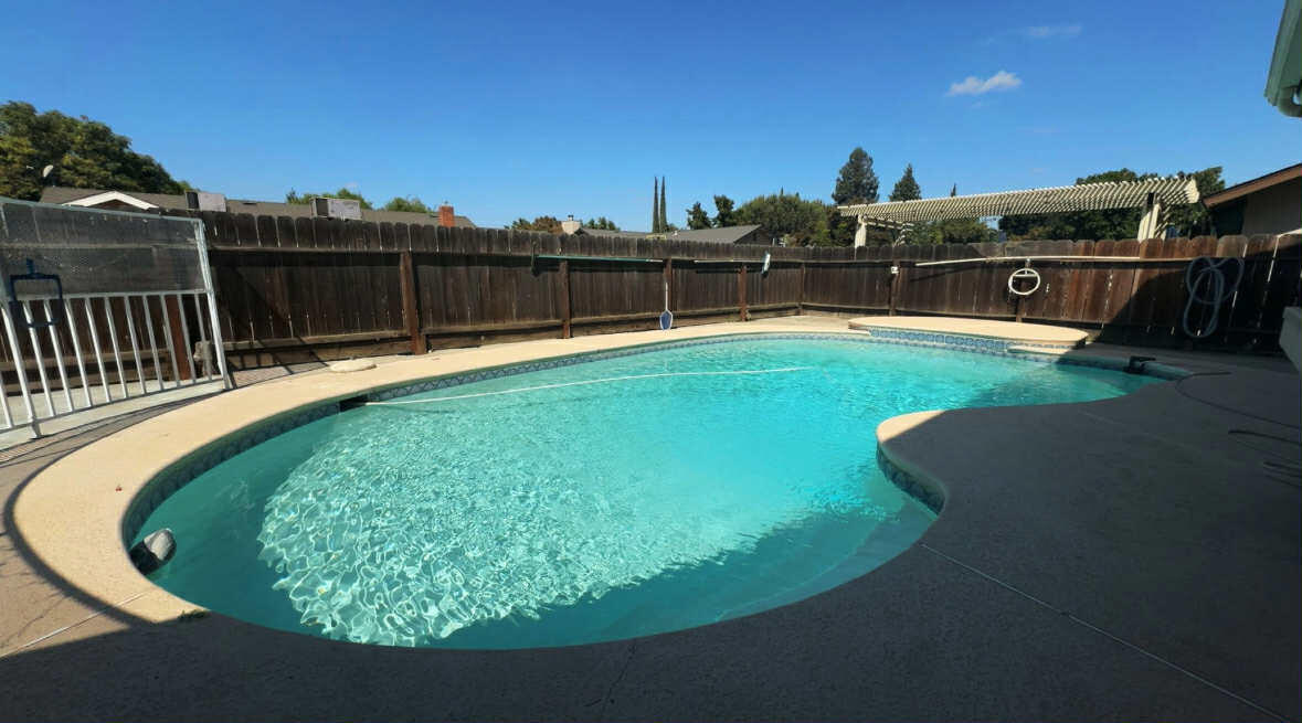 1205 Jamestown St, Tulare, CA 93274