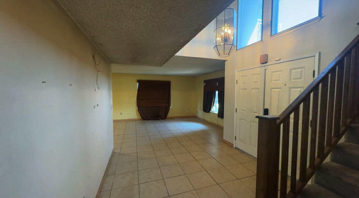 1205 Jamestown St, Tulare, CA 93274