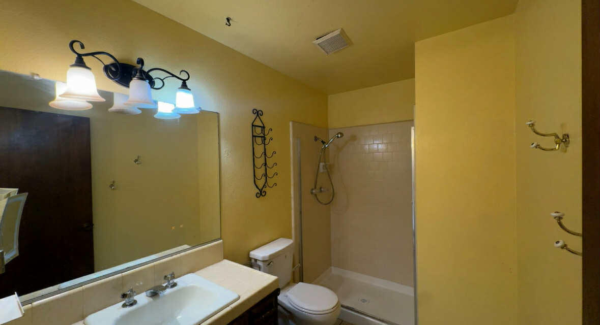 1205 Jamestown St, Tulare, CA 93274