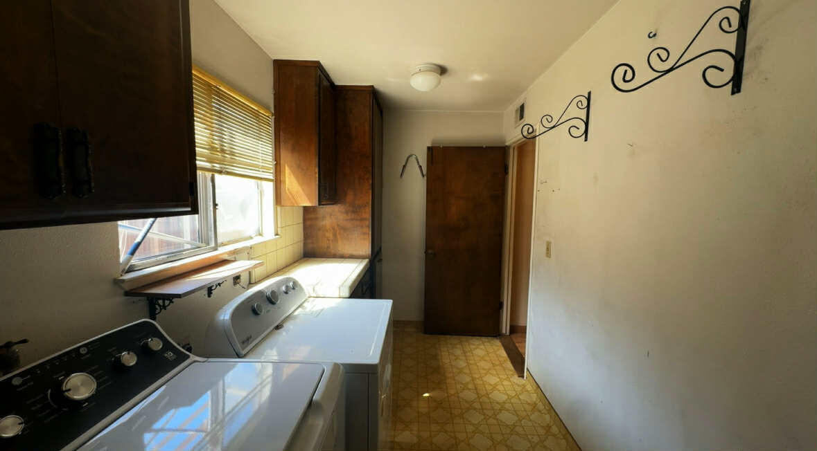 1205 Jamestown St, Tulare, CA 93274