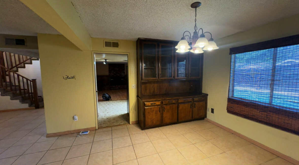 1205 Jamestown St, Tulare, CA 93274