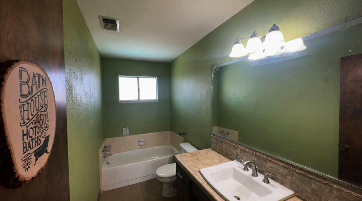 1205 Jamestown St, Tulare, CA 93274