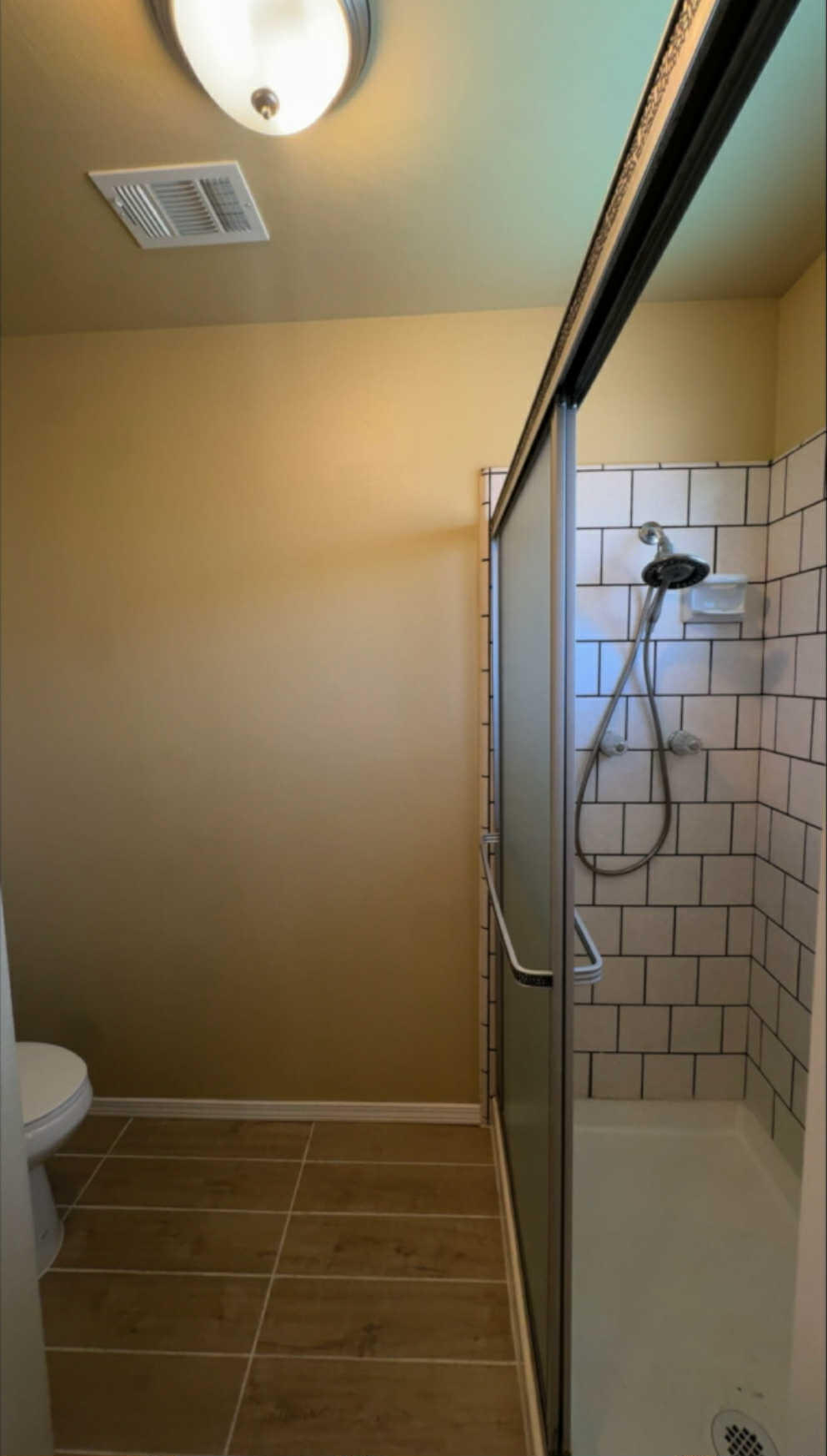 1205 Jamestown St, Tulare, CA 93274