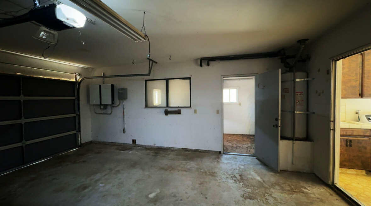 1205 Jamestown St, Tulare, CA 93274