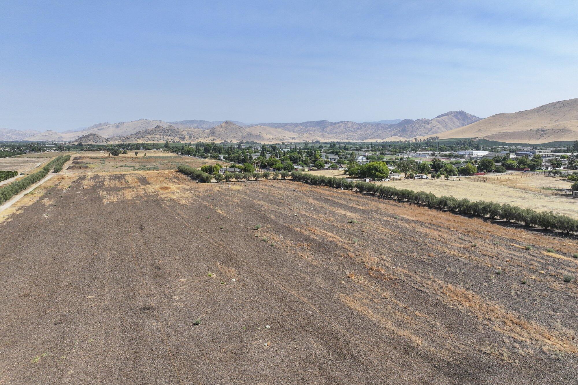 0 Naranjo Ave, Woodlake, CA 93286