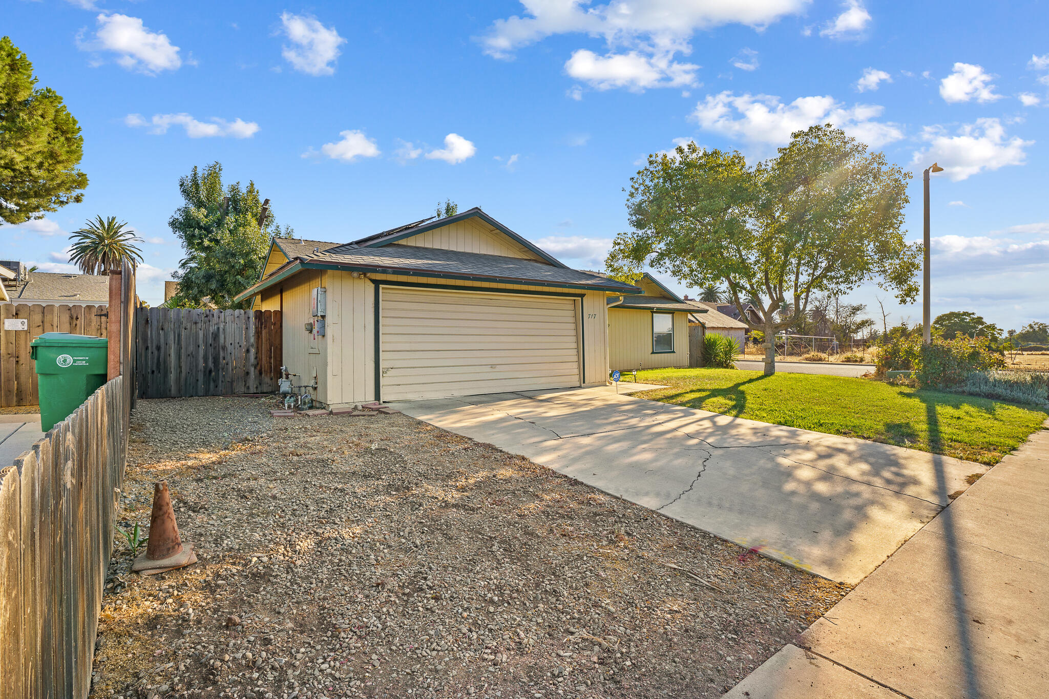 717 Sutter Ave, Porterville, CA 93257