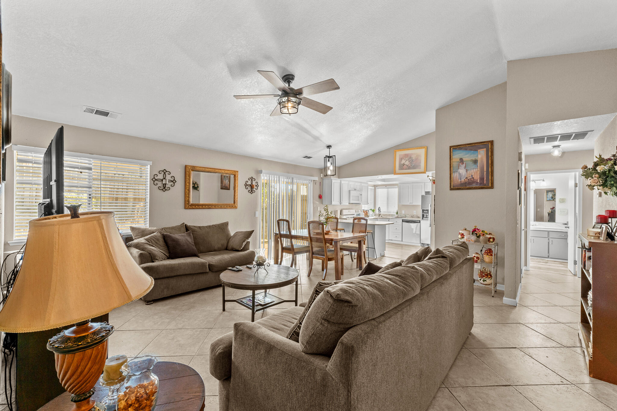 717 Sutter Ave, Porterville, CA 93257