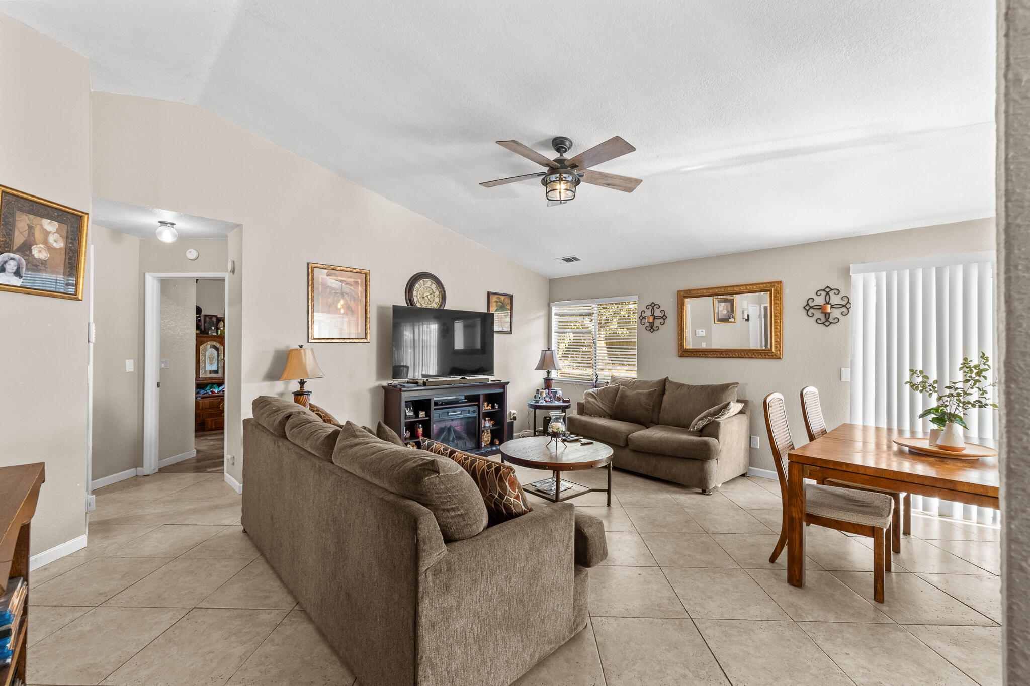 717 Sutter Ave, Porterville, CA 93257