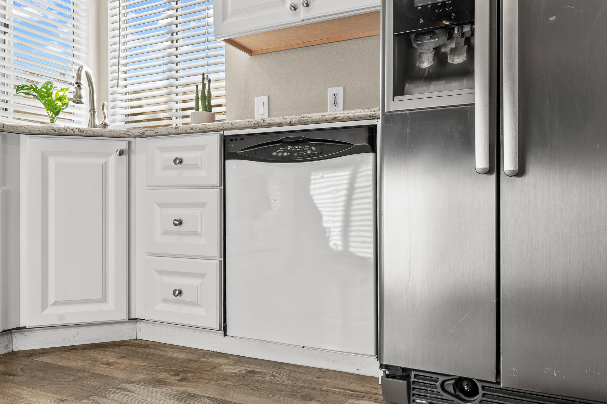 717 Sutter Ave, Porterville, CA 93257