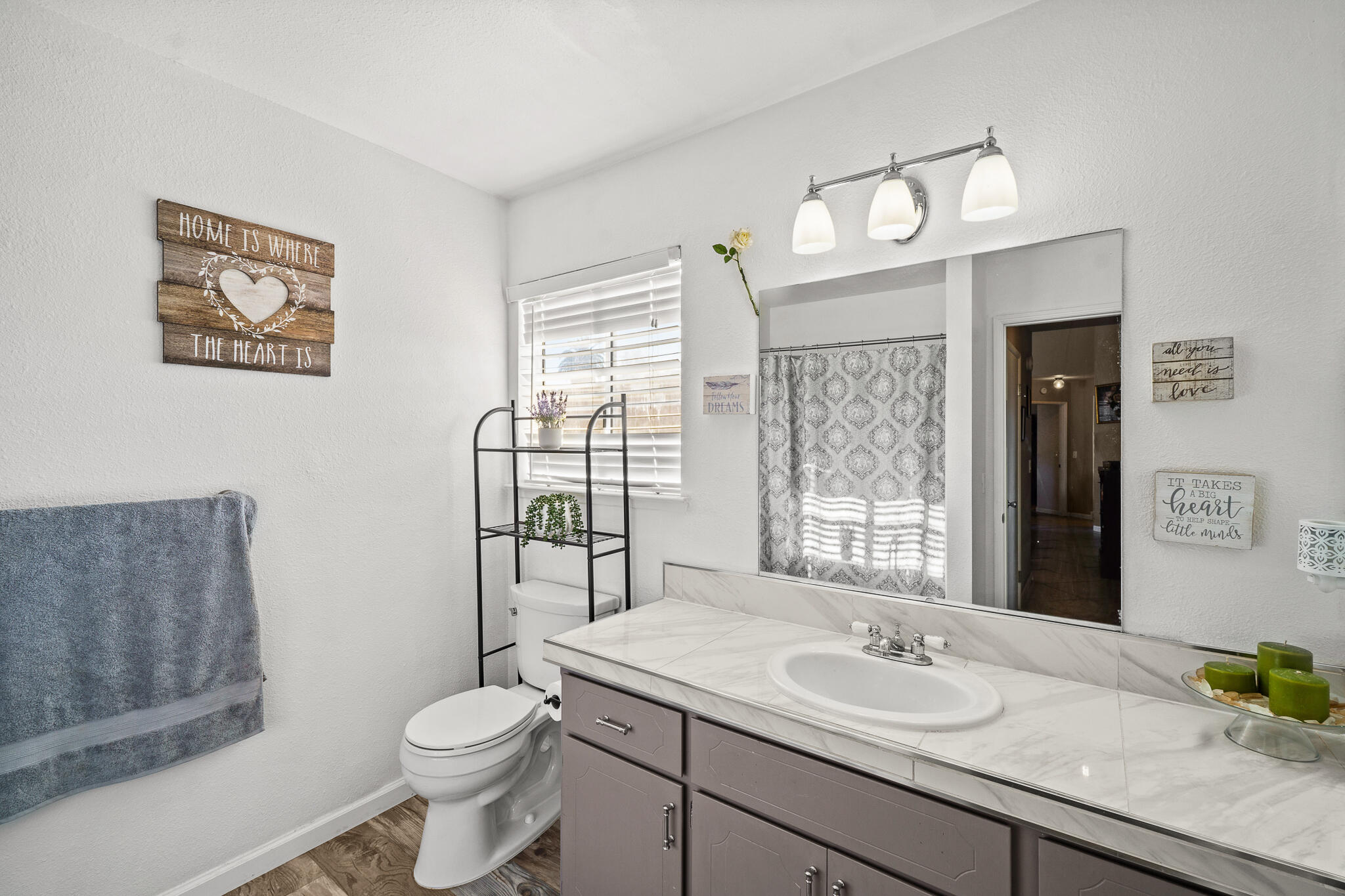 717 Sutter Ave, Porterville, CA 93257