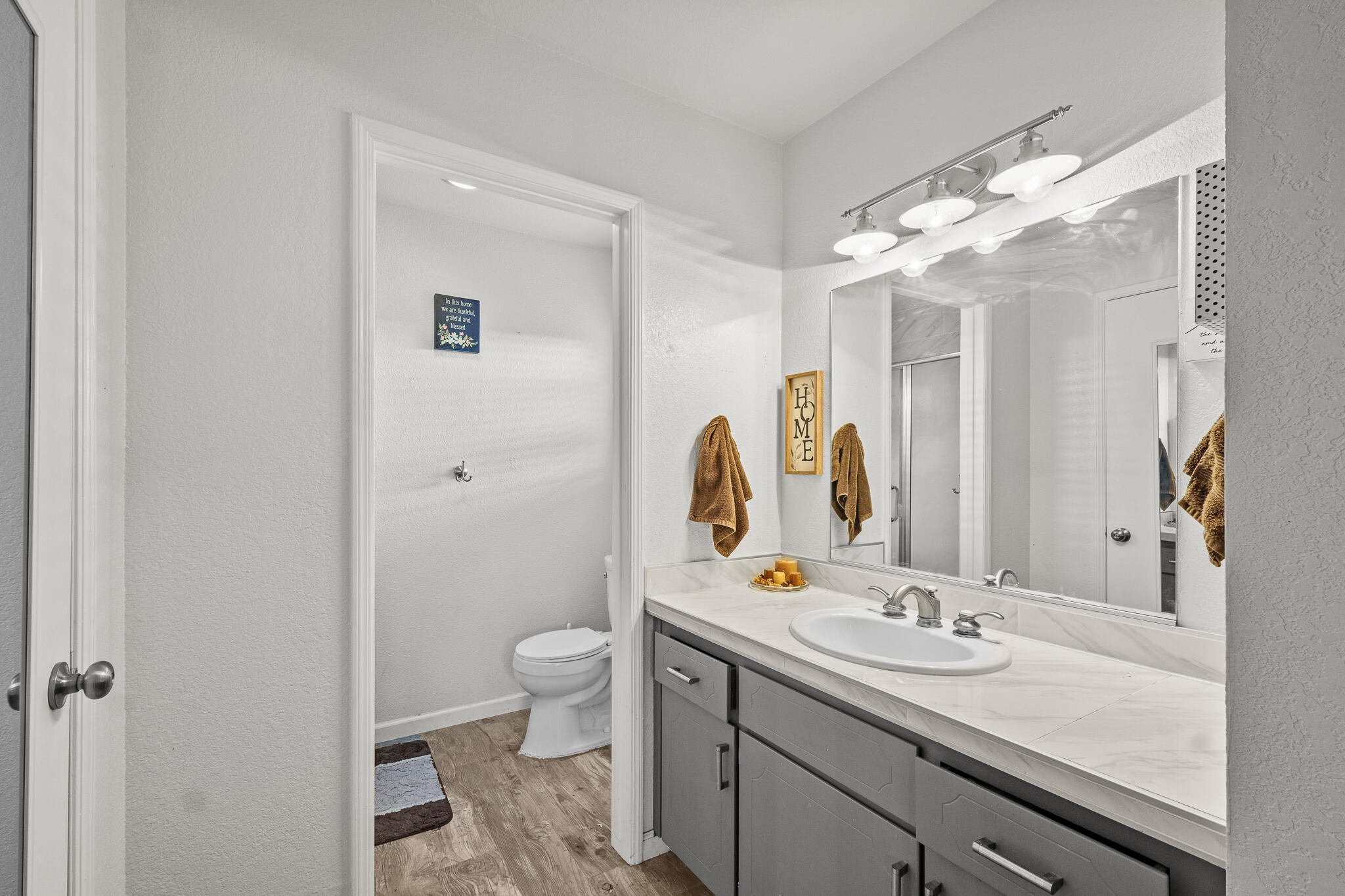 717 Sutter Ave, Porterville, CA 93257